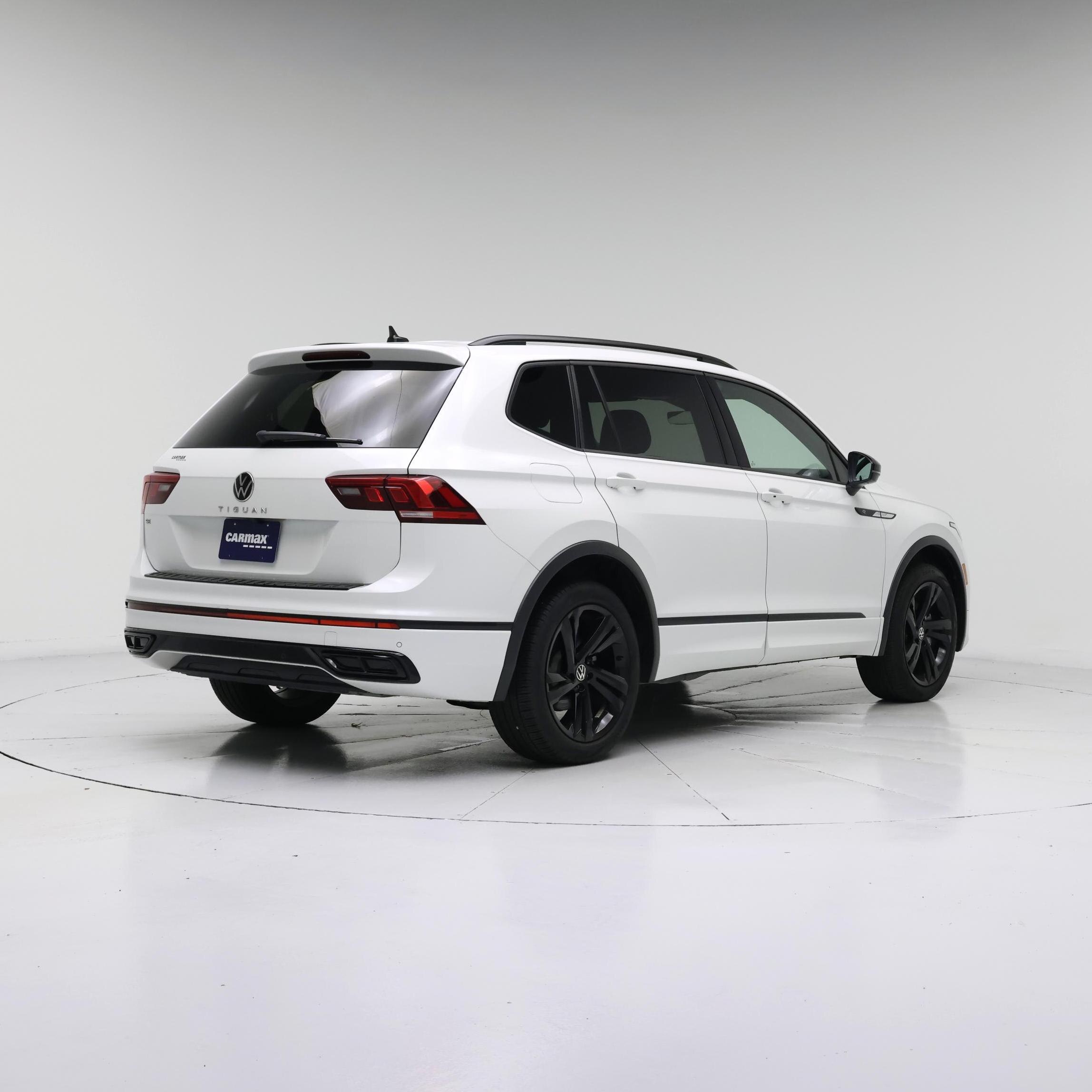 Thumbnail: 2024 Volkswagen Tiguan - 8
