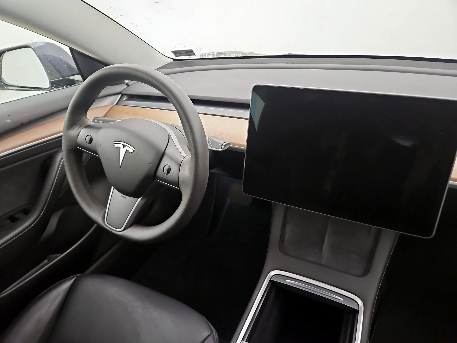 Thumbnail: 2022 Tesla Model 3 - 10