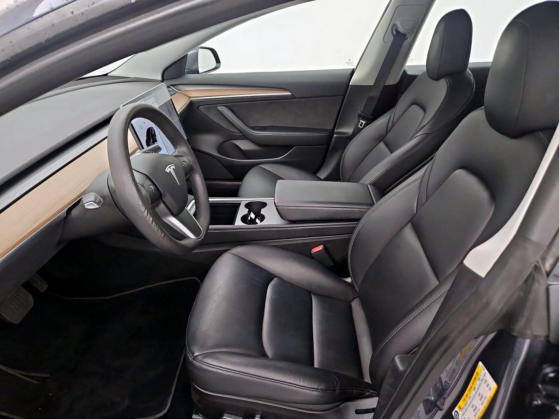 Thumbnail: 2022 Tesla Model 3 - 11