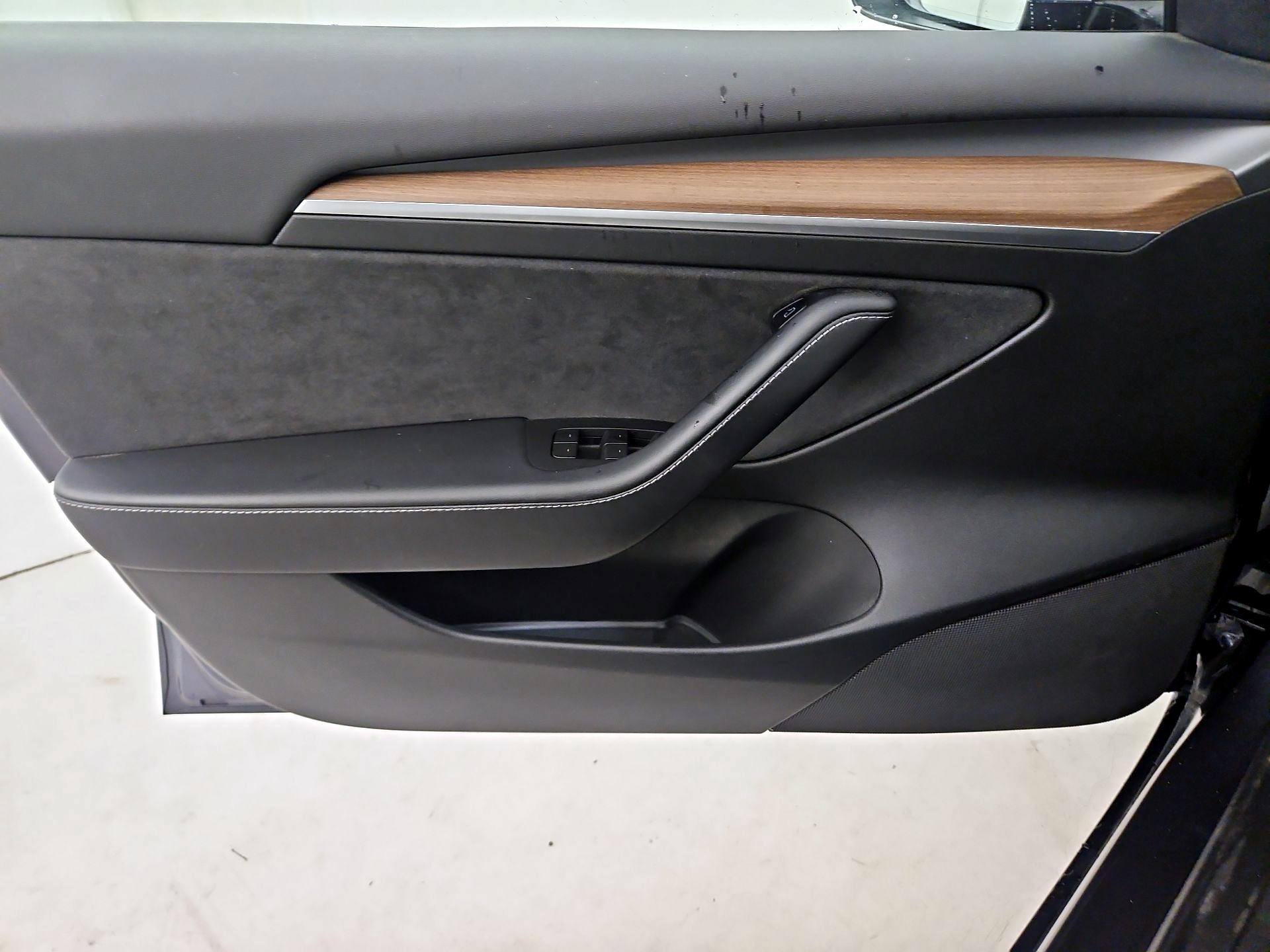 Thumbnail: 2022 Tesla Model 3 - 12