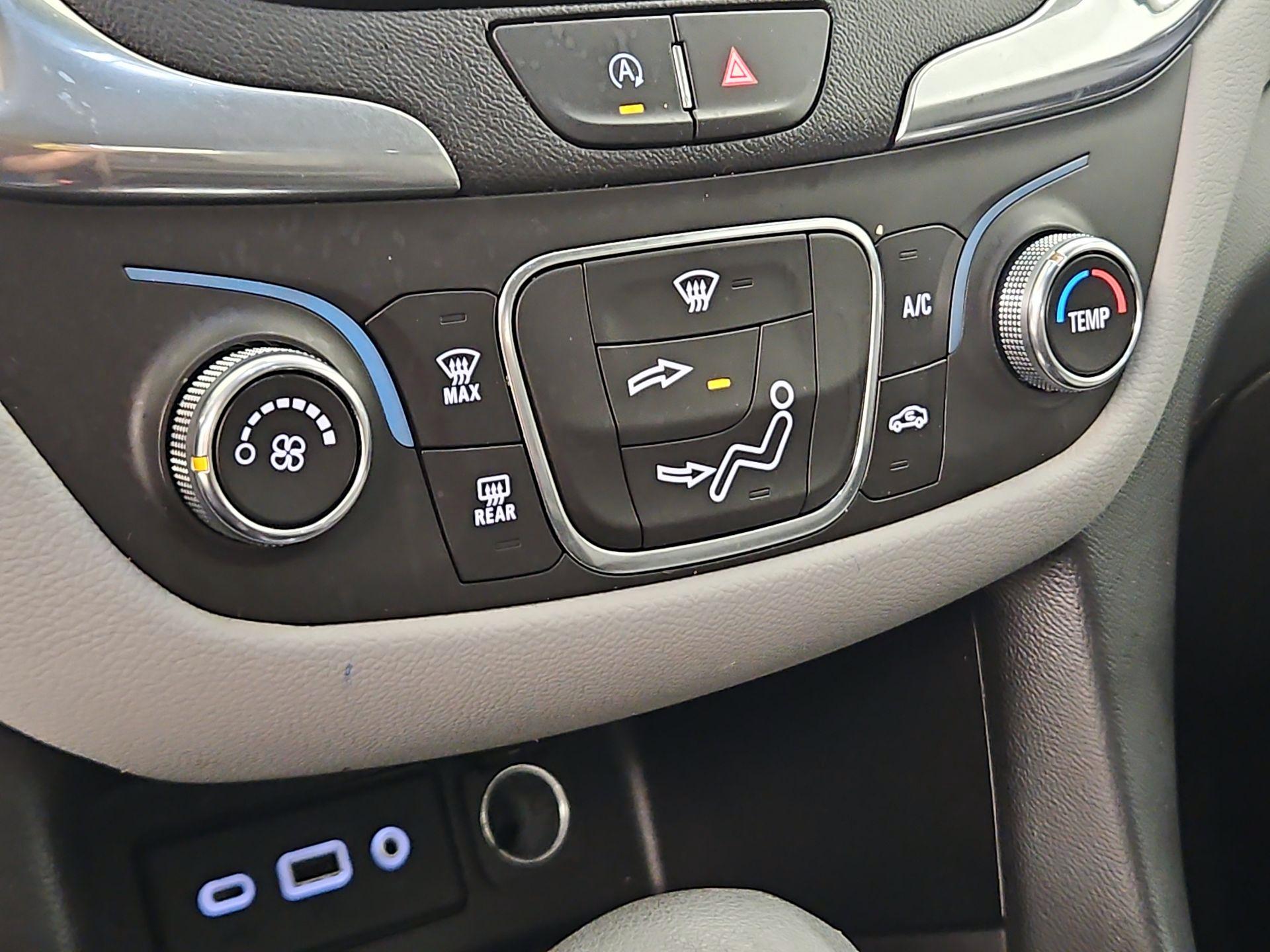 Thumbnail: 2022 Chevrolet Equinox - 16
