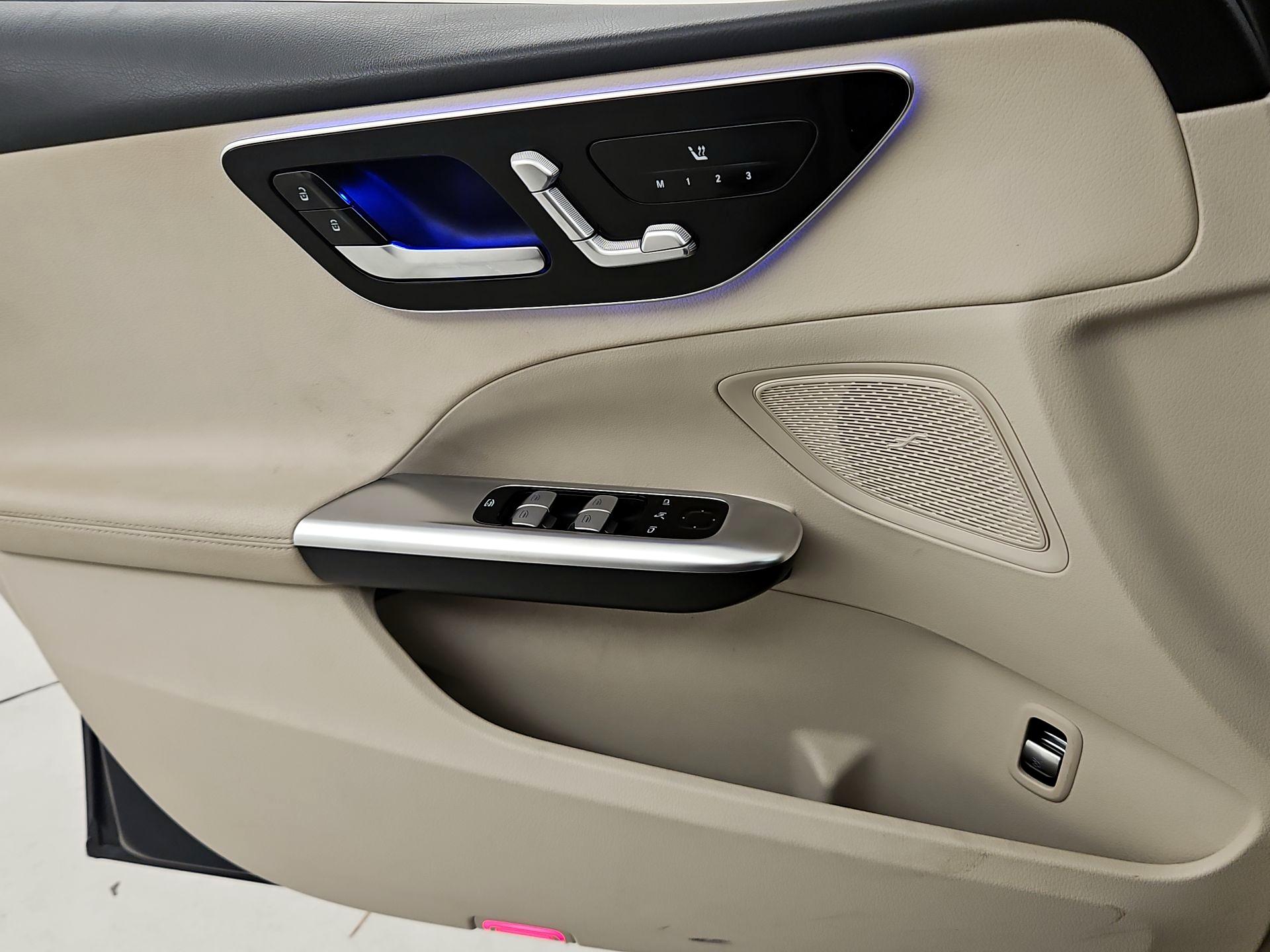 Thumbnail: 2023 Mercedes-Benz C-Class - 12