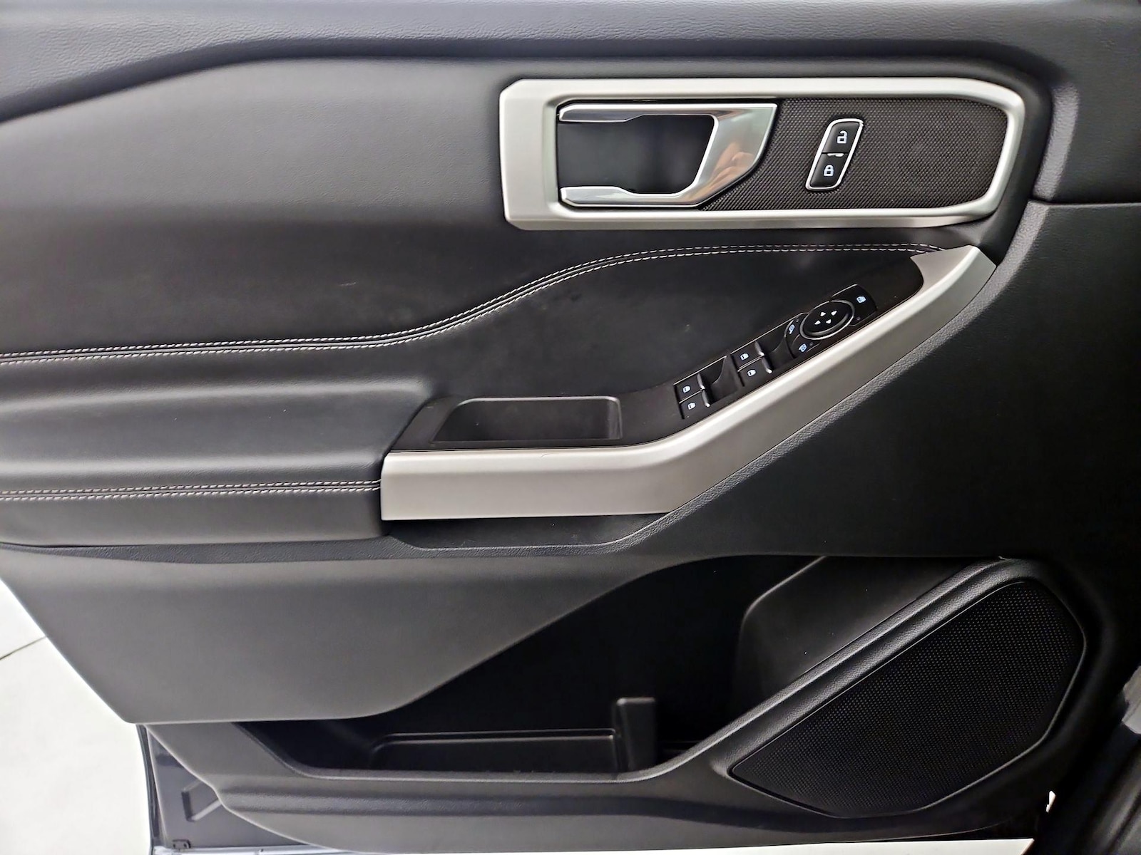 2022 Ford Explorer XLT - Photo 13