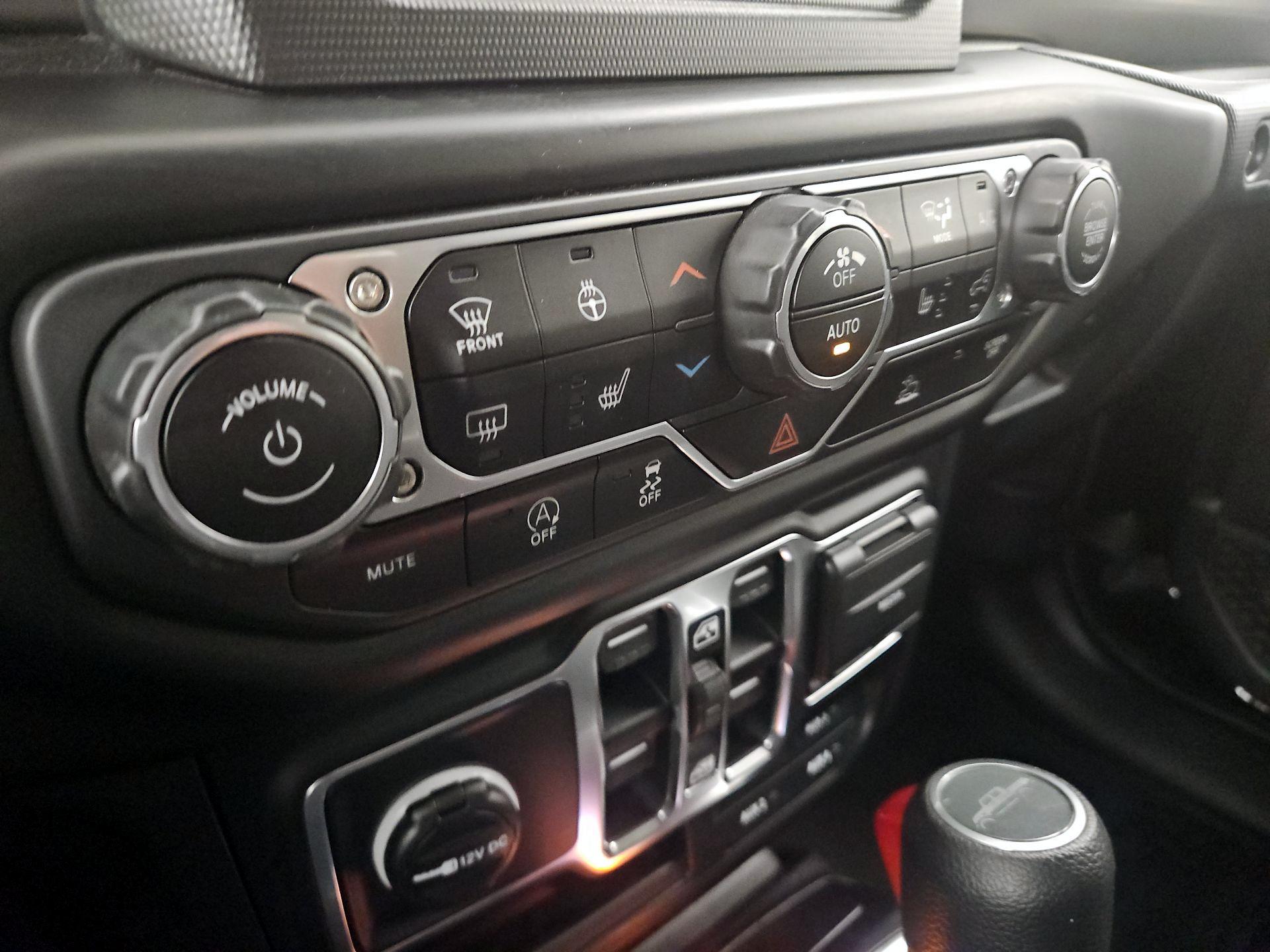 Thumbnail: 2021 Jeep Gladiator - 16