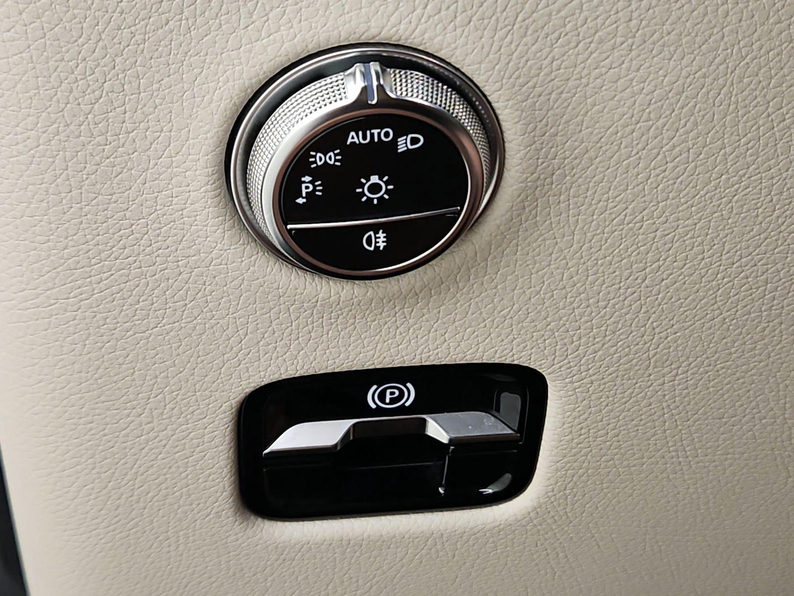 2024 Mercedes-Benz GLC GLC300 - Photo 14