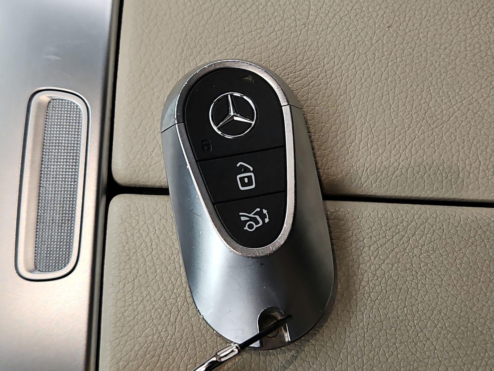 2024 Mercedes-Benz GLC GLC300 - Photo 24