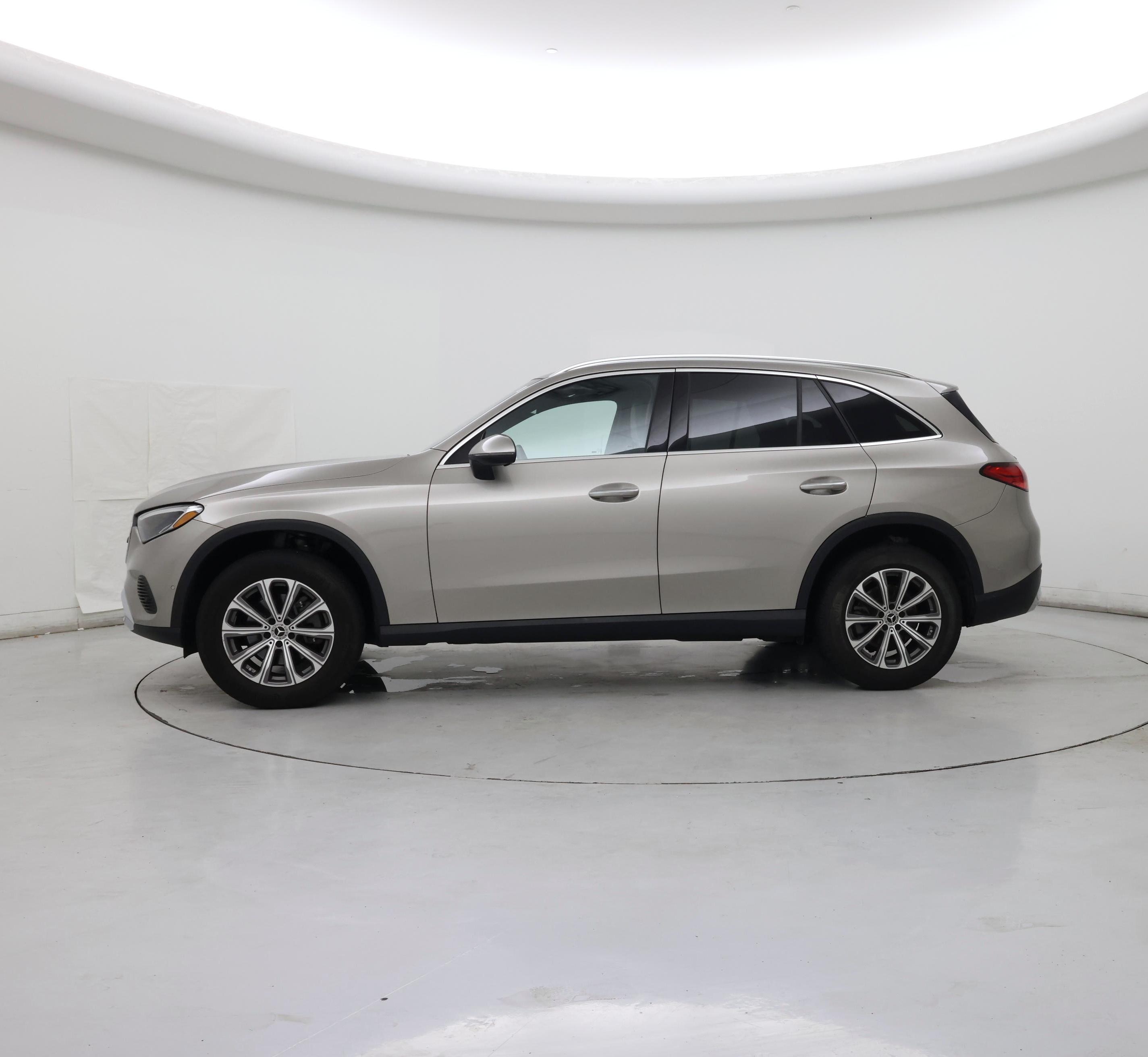 Thumbnail: 2023 Mercedes-Benz GLC - 3