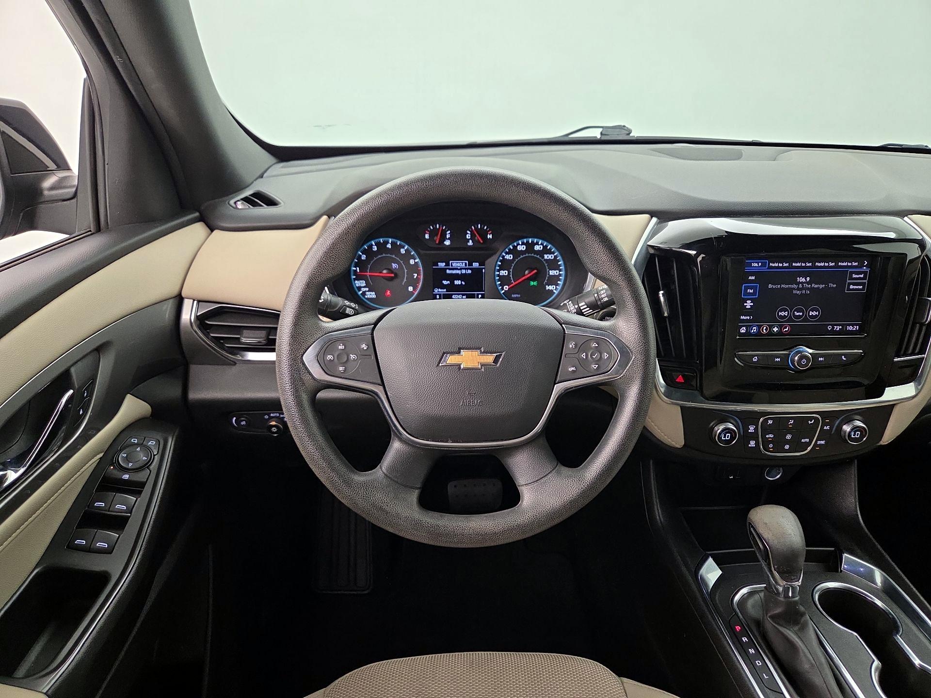 Thumbnail: 2022 Chevrolet Traverse - 10