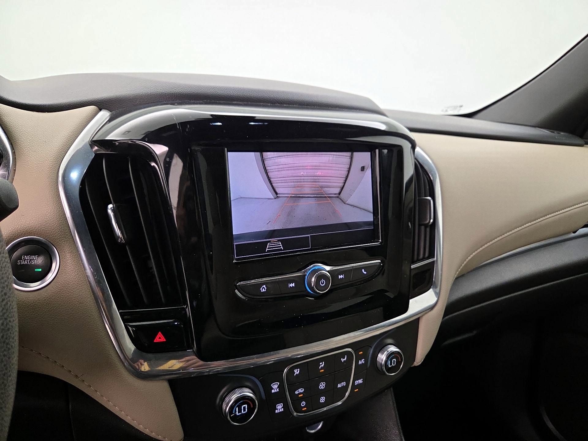 Thumbnail: 2022 Chevrolet Traverse - 14