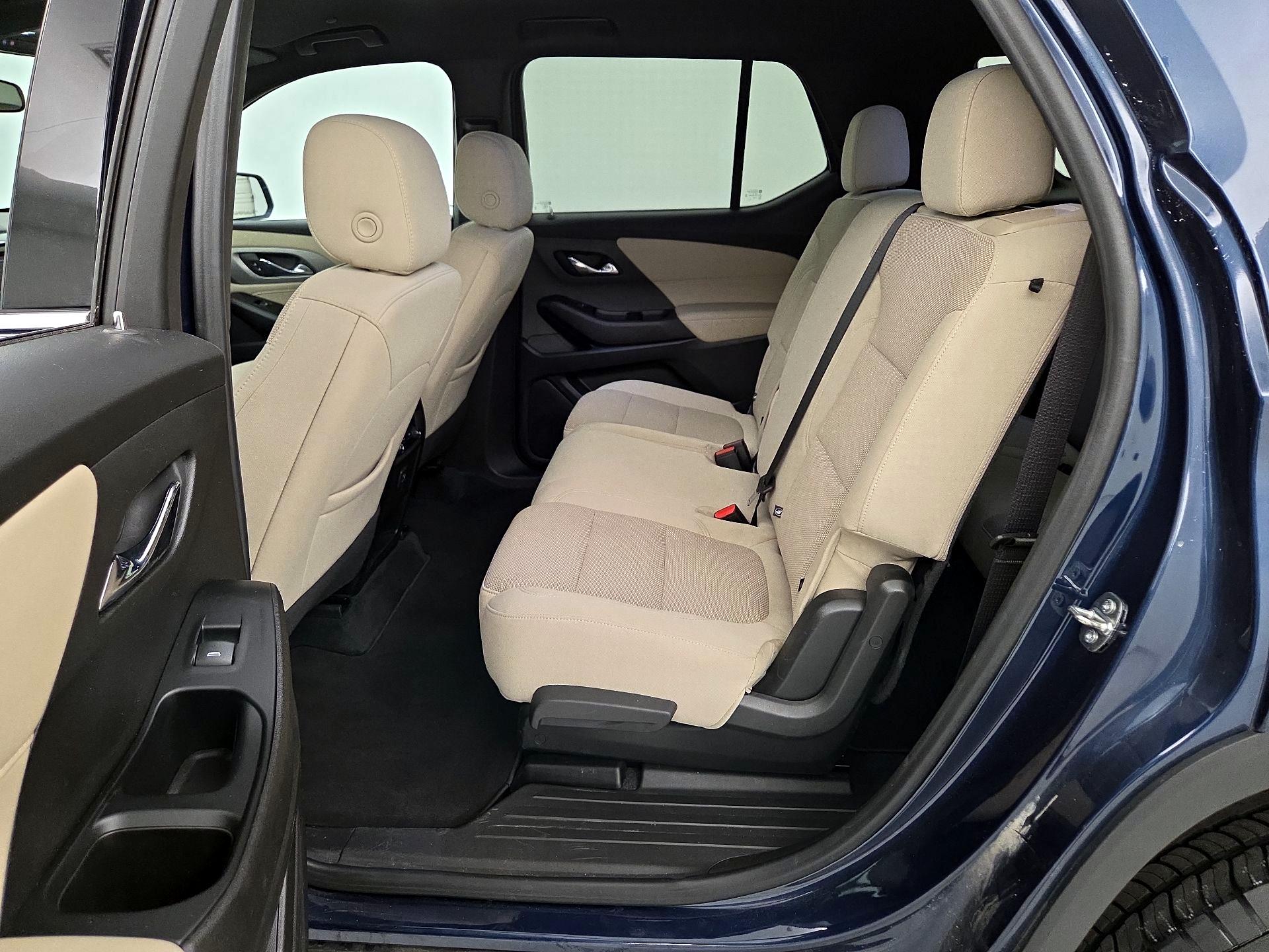 Thumbnail: 2022 Chevrolet Traverse - 19