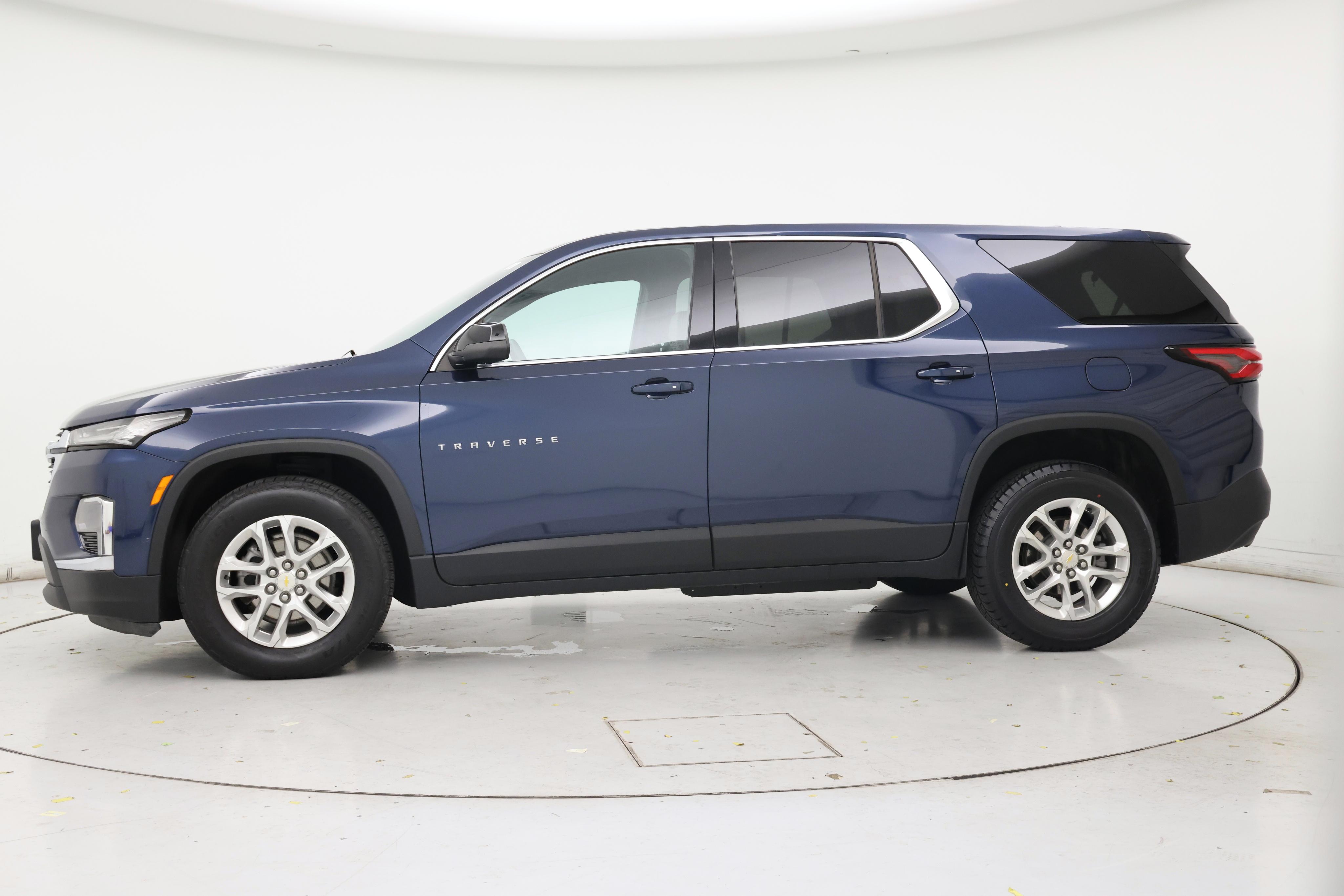 Thumbnail: 2022 Chevrolet Traverse - 3