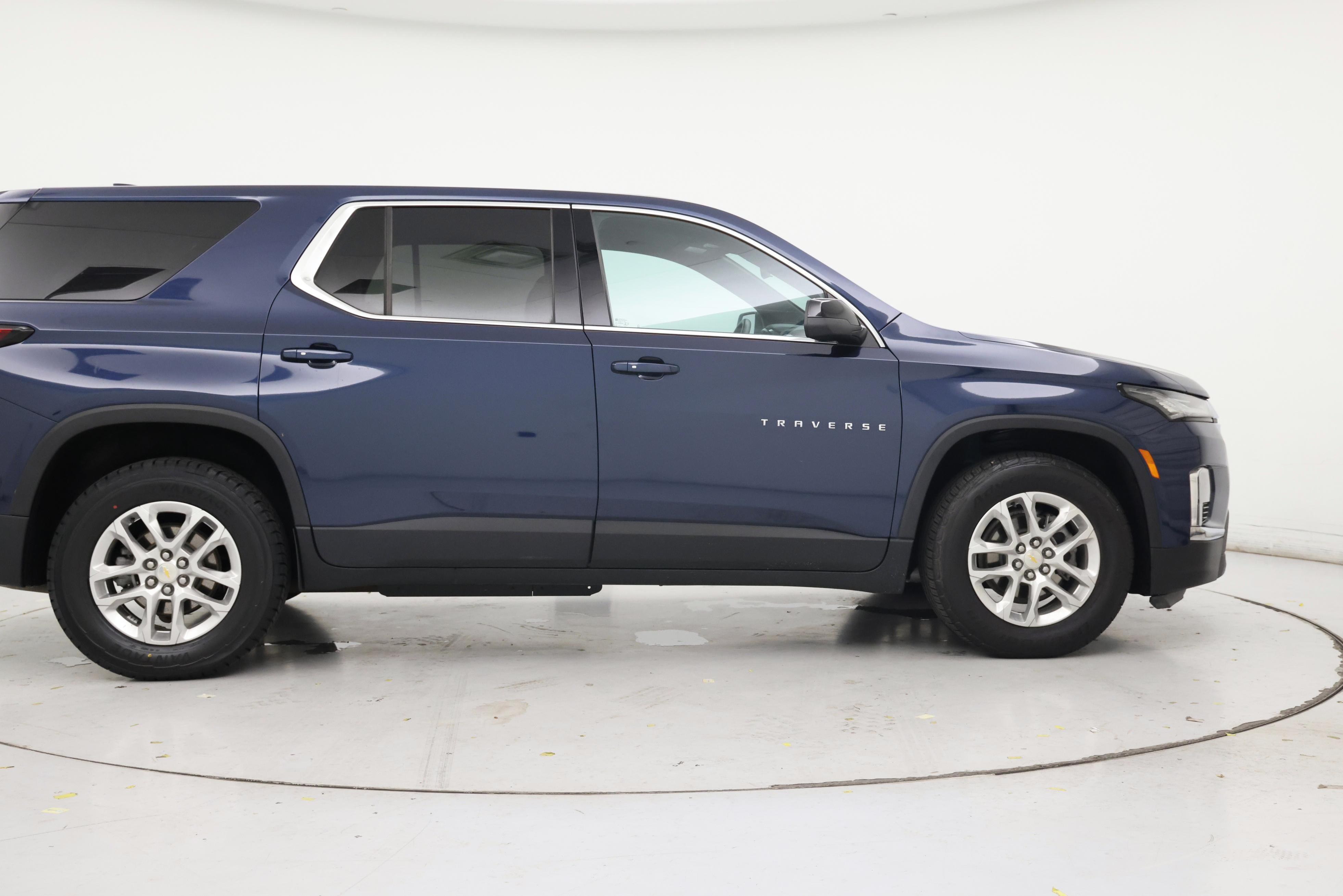 Thumbnail: 2022 Chevrolet Traverse - 7