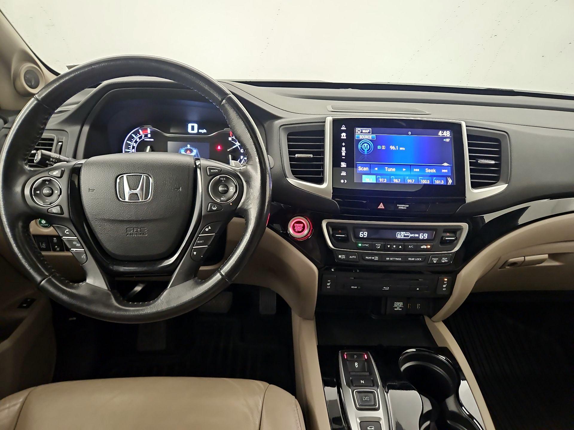 Thumbnail: 2018 Honda Pilot - 10