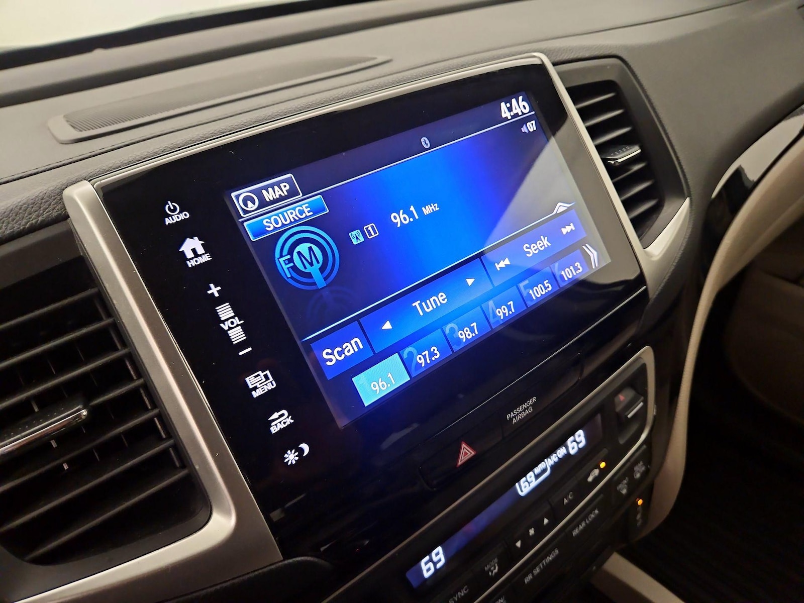 2018 Honda Pilot Touring - Photo 16