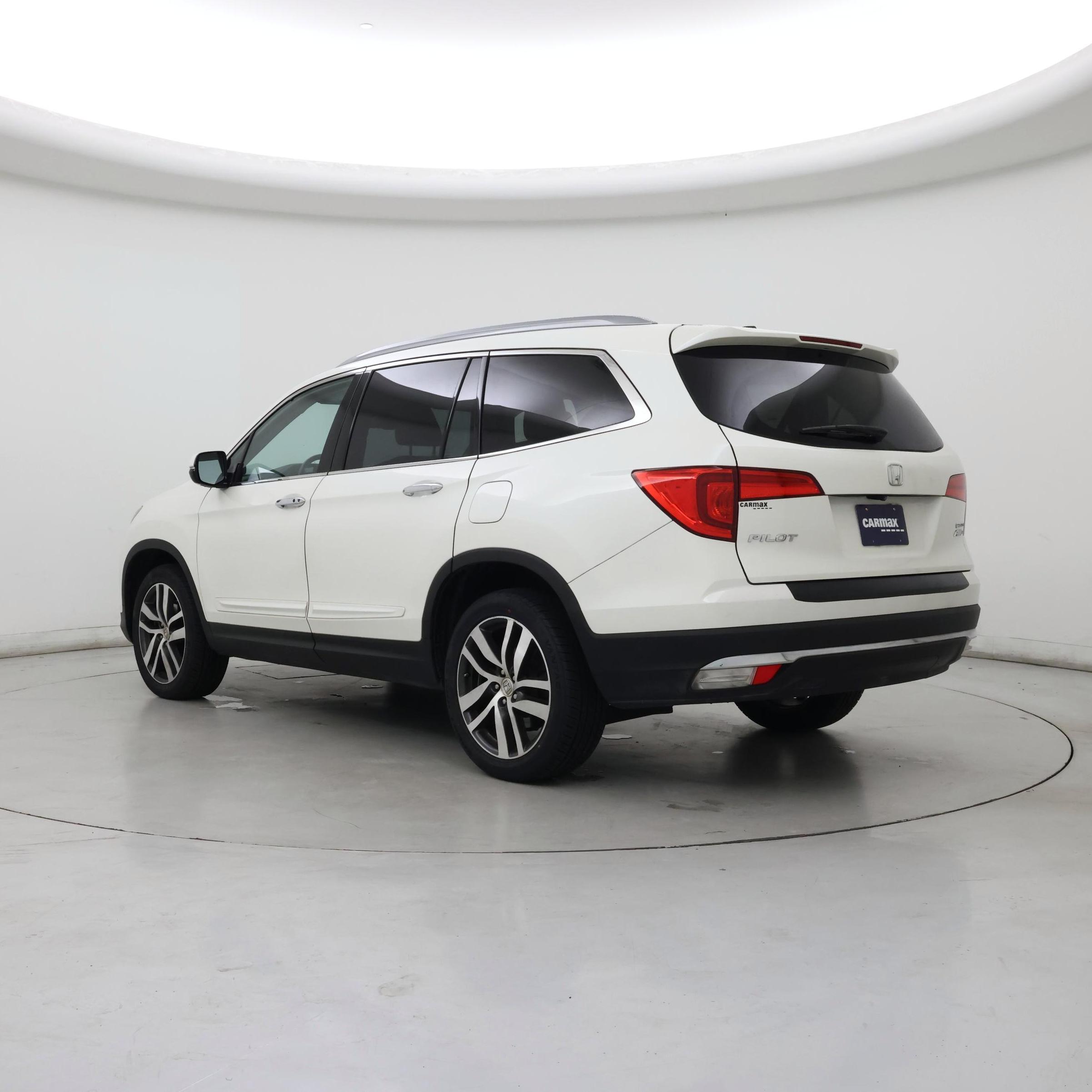 Thumbnail: 2018 Honda Pilot - 2
