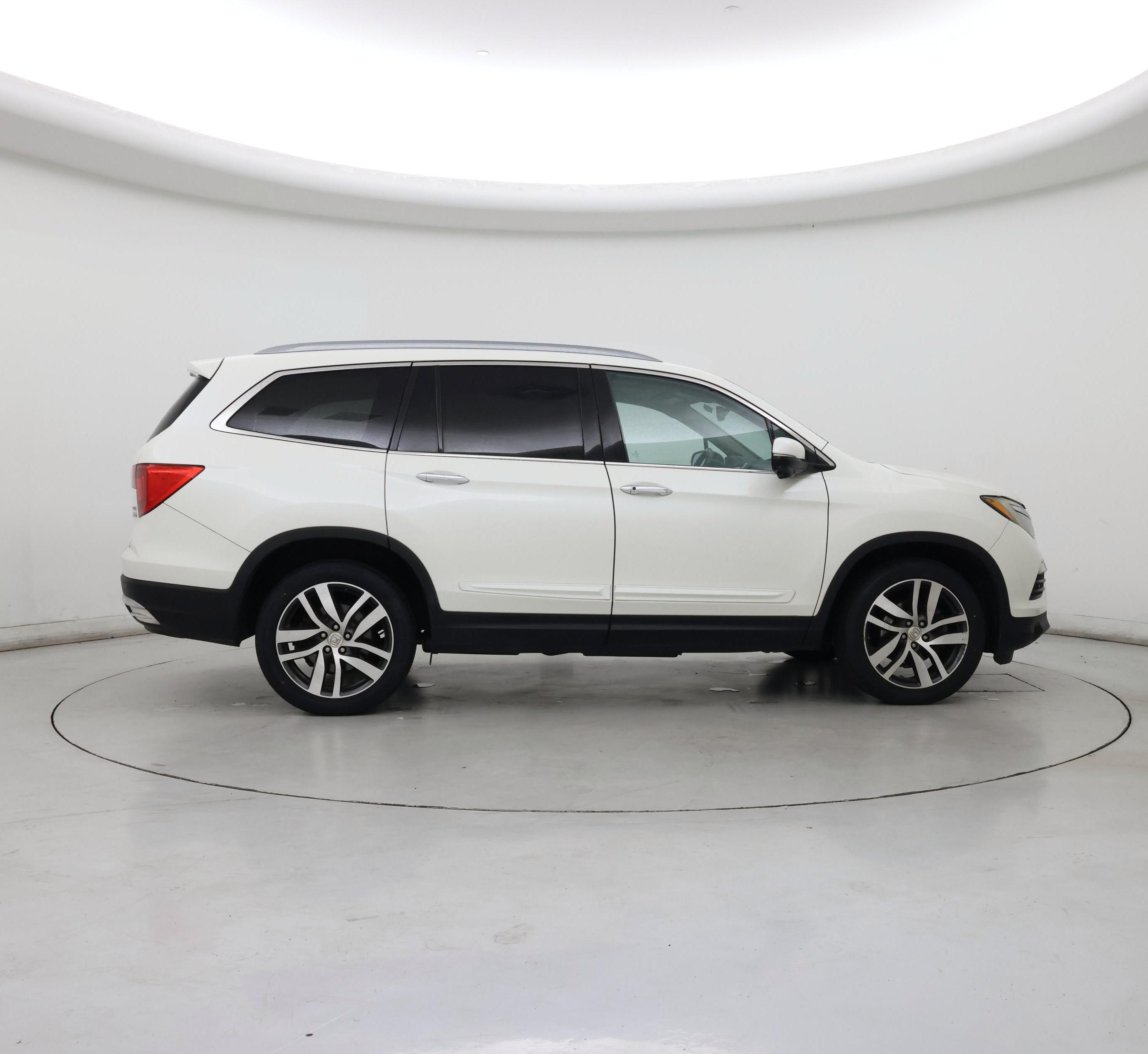 Thumbnail: 2018 Honda Pilot - 7