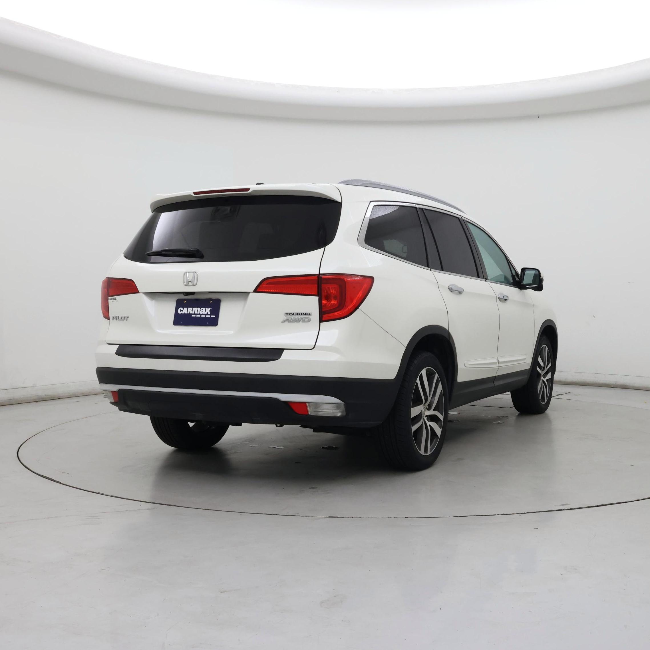 Thumbnail: 2018 Honda Pilot - 8
