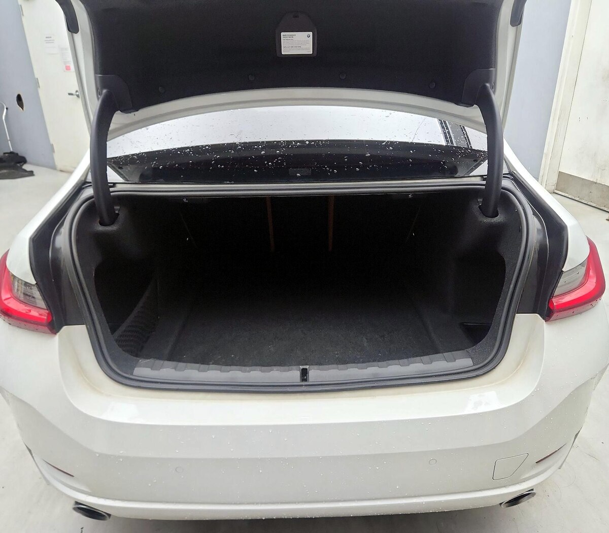 Trunk/Cargo (Seats Up)