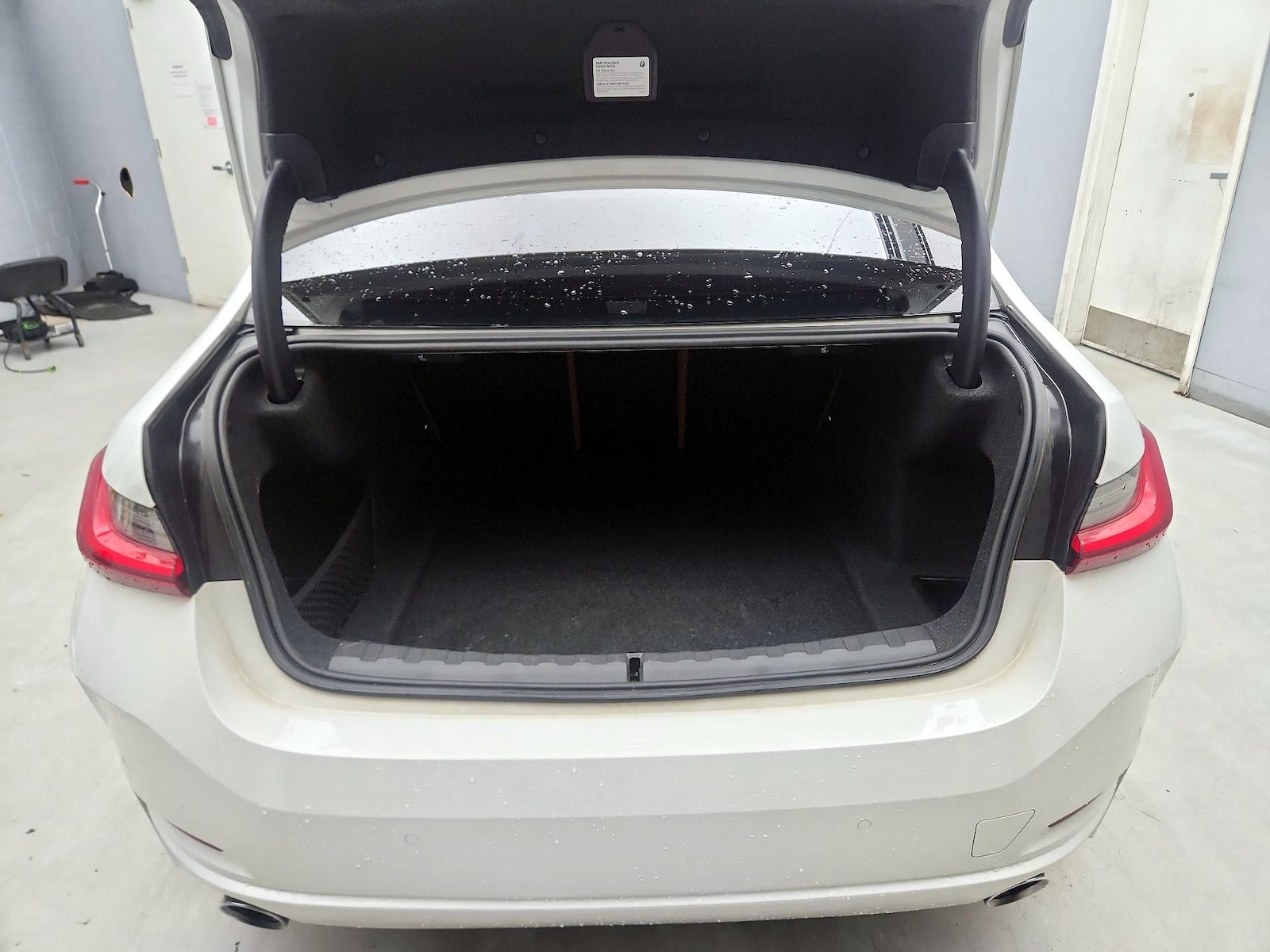 2023 BMW 3 Series 330i - Photo 23