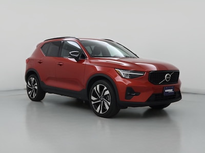 2023 Volvo XC40 B5 Plus Dark Theme