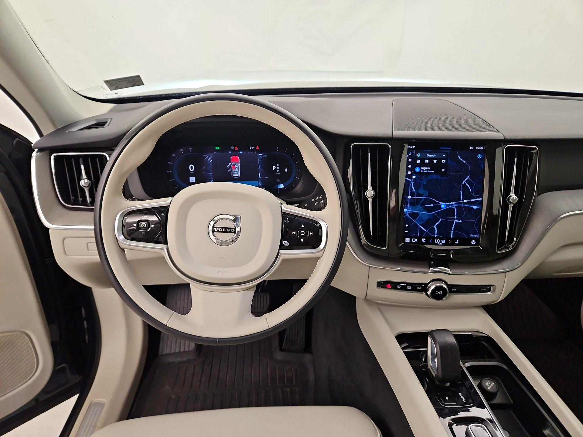 Thumbnail: 2023 Volvo XC60 - 10