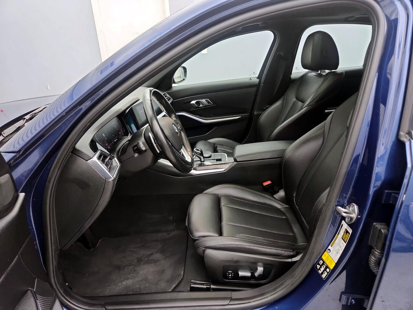 2022 BMW 3 Series 330i - Photo 12