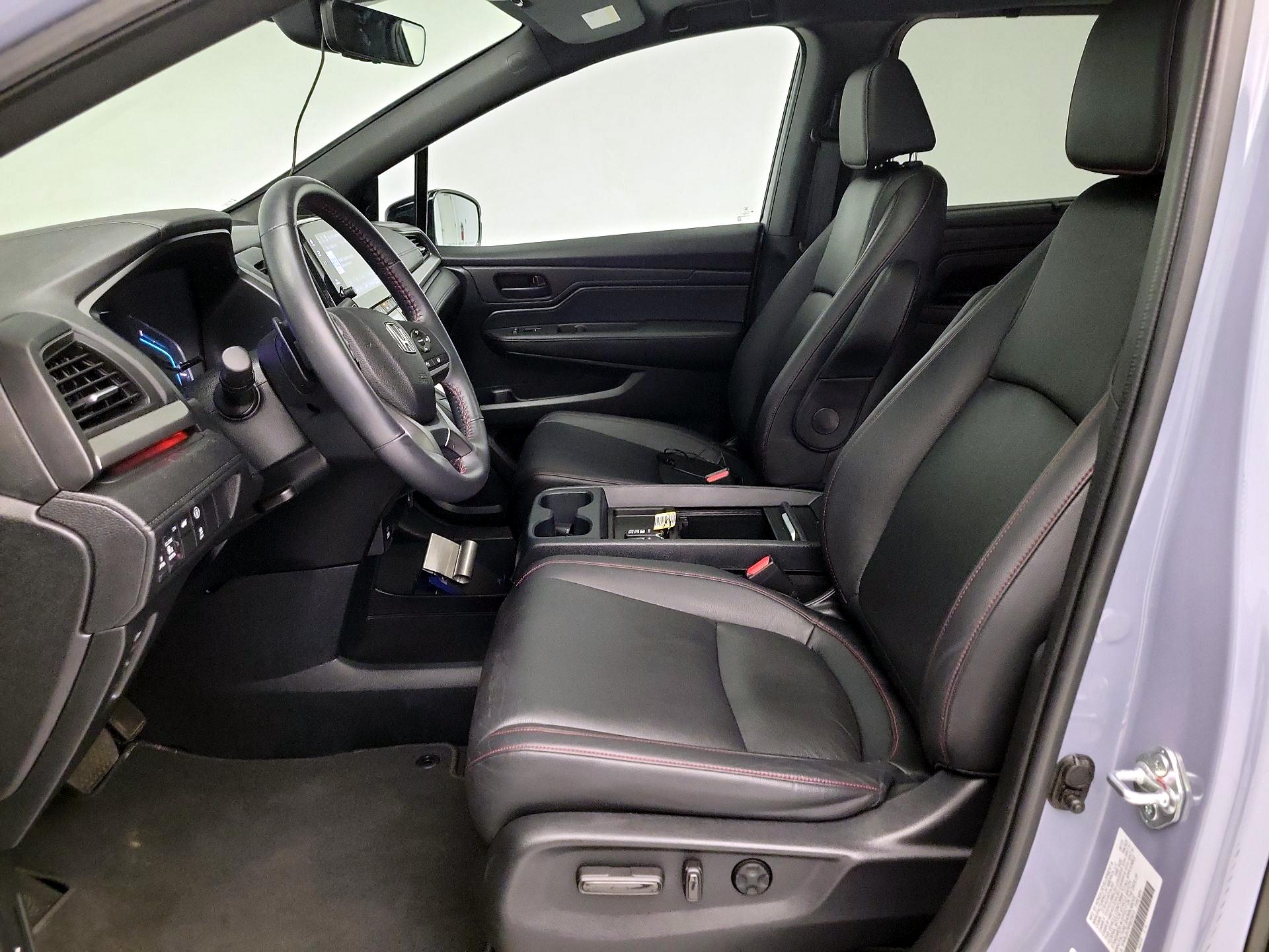 Thumbnail: 2023 Honda Odyssey - 11