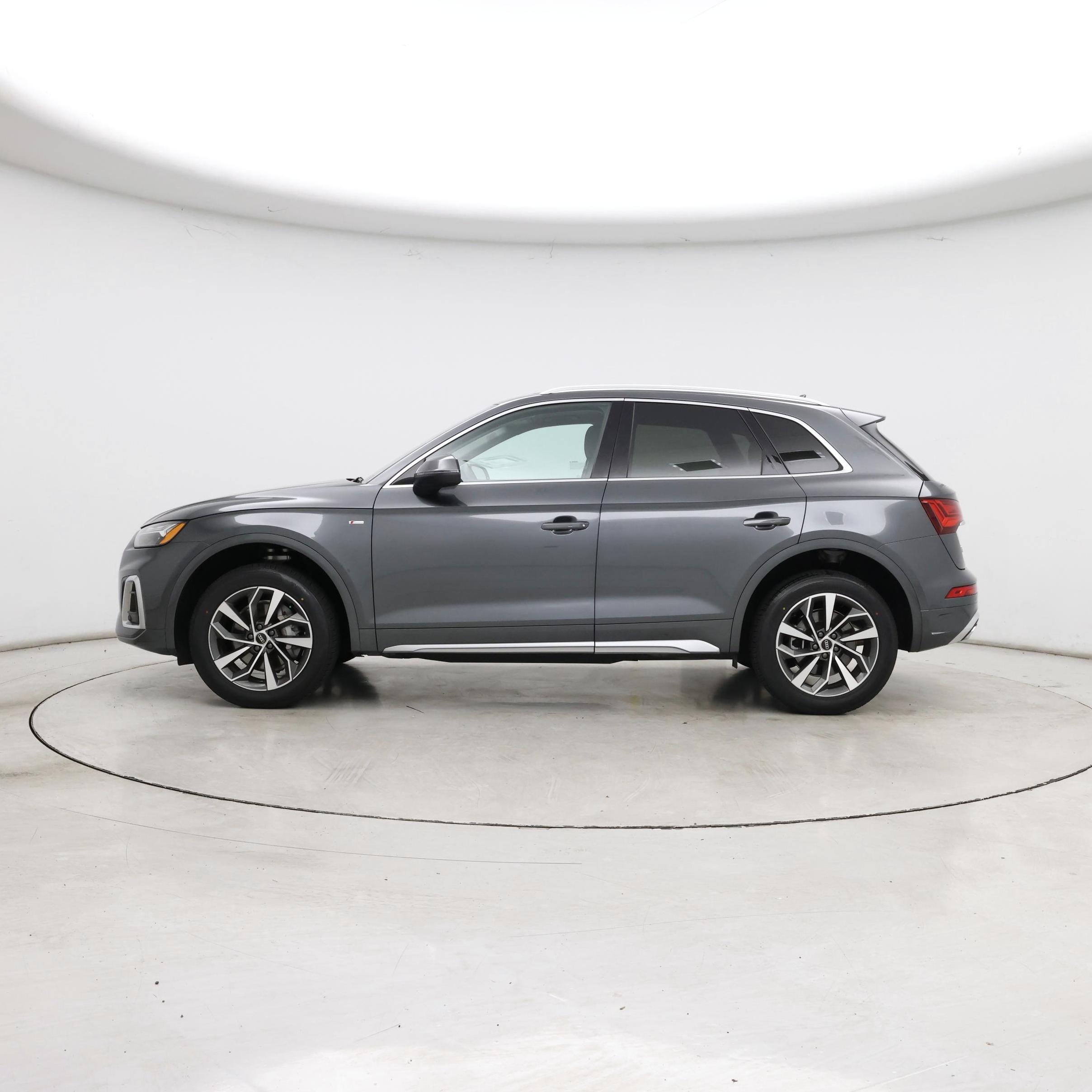 Thumbnail: 2023 Audi Q5 - 3