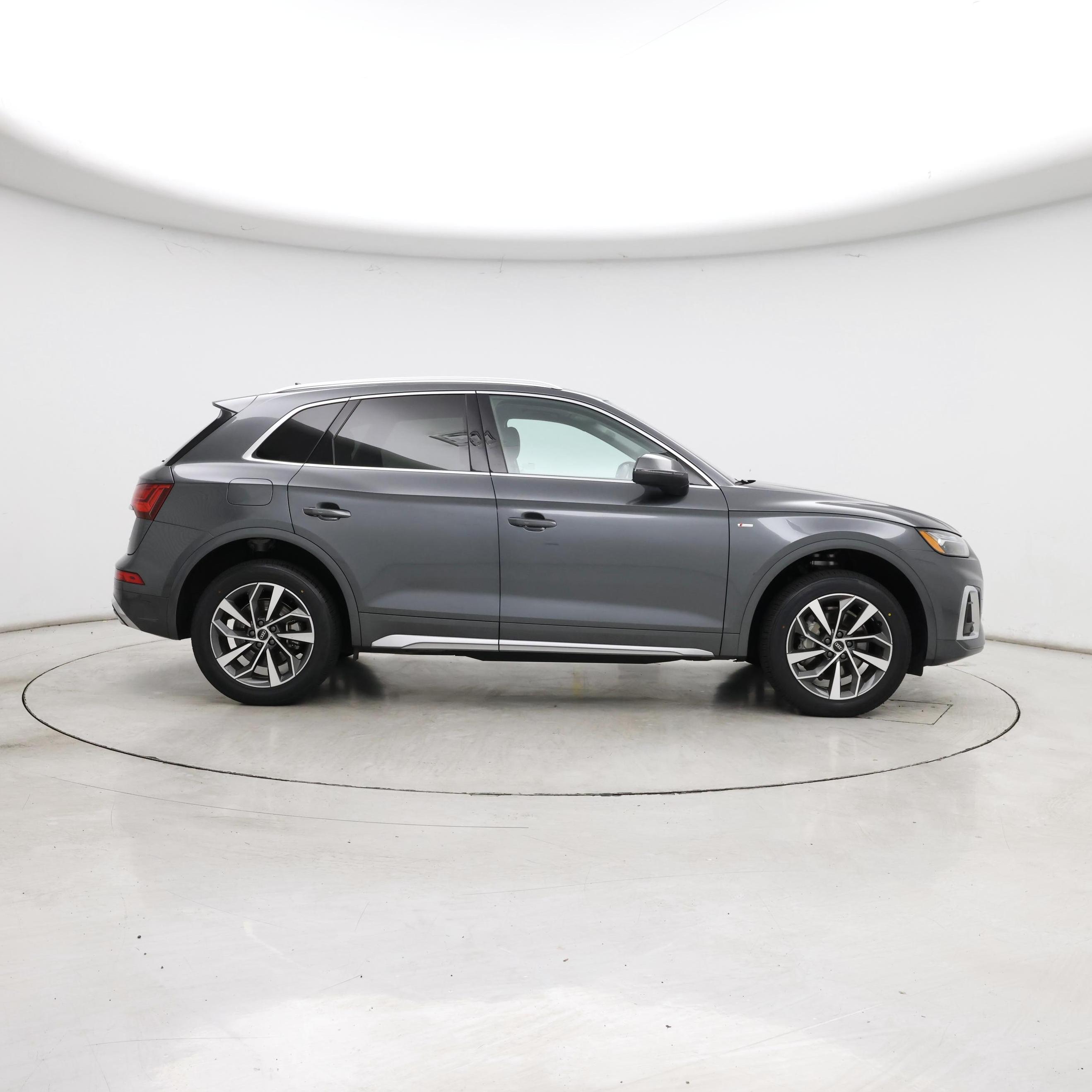 Thumbnail: 2023 Audi Q5 - 7