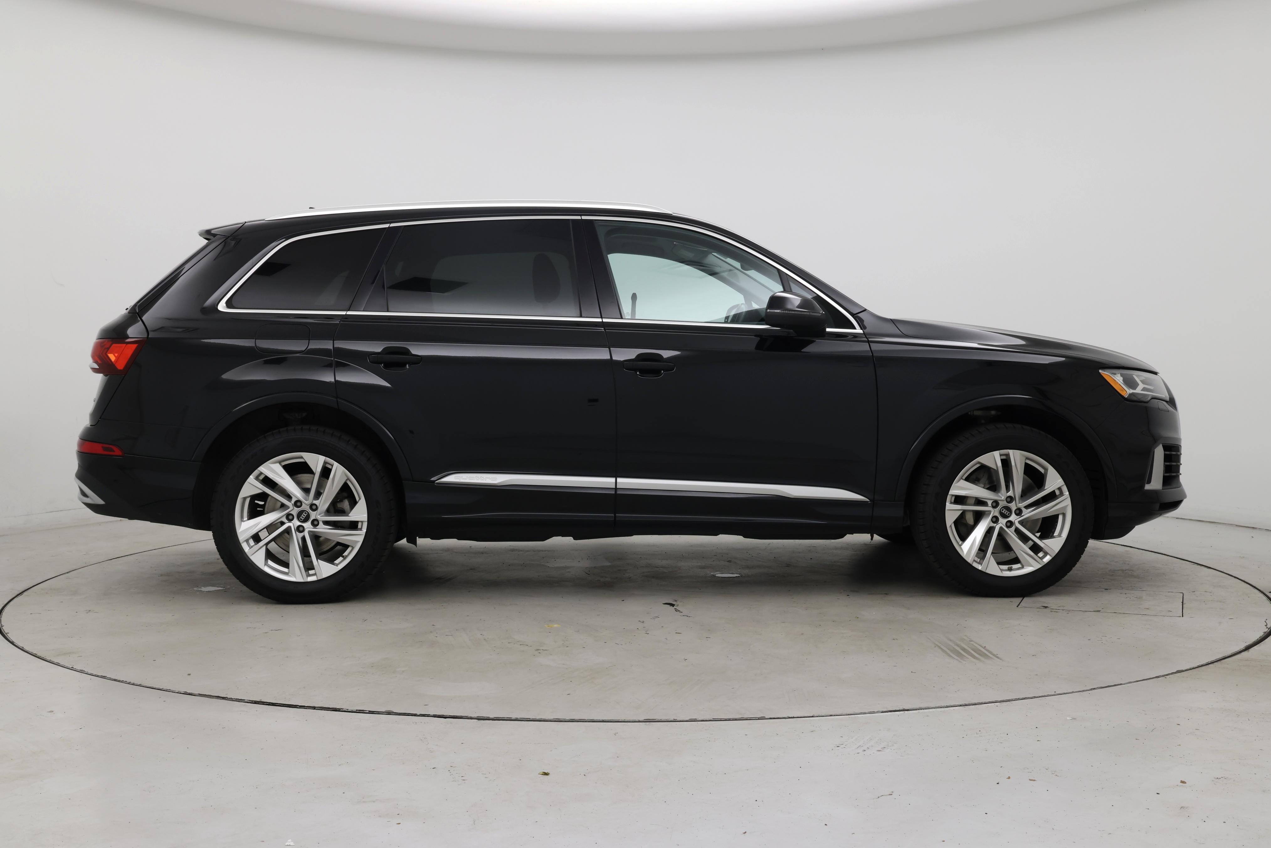 Thumbnail: 2023 Audi Q7 - 7