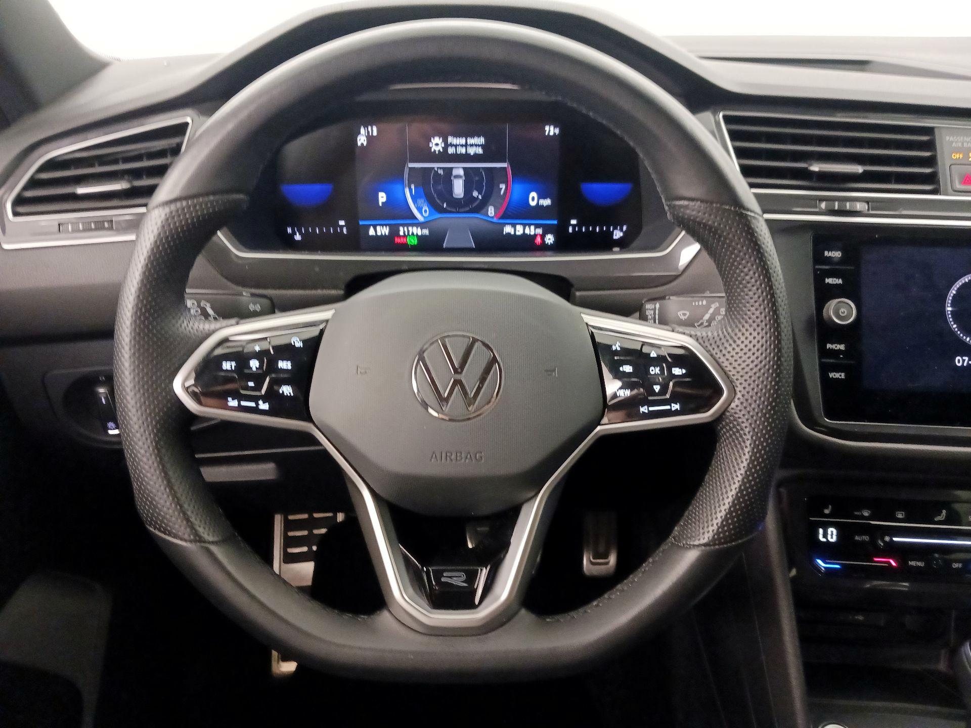 Thumbnail: 2023 Volkswagen Tiguan - 10