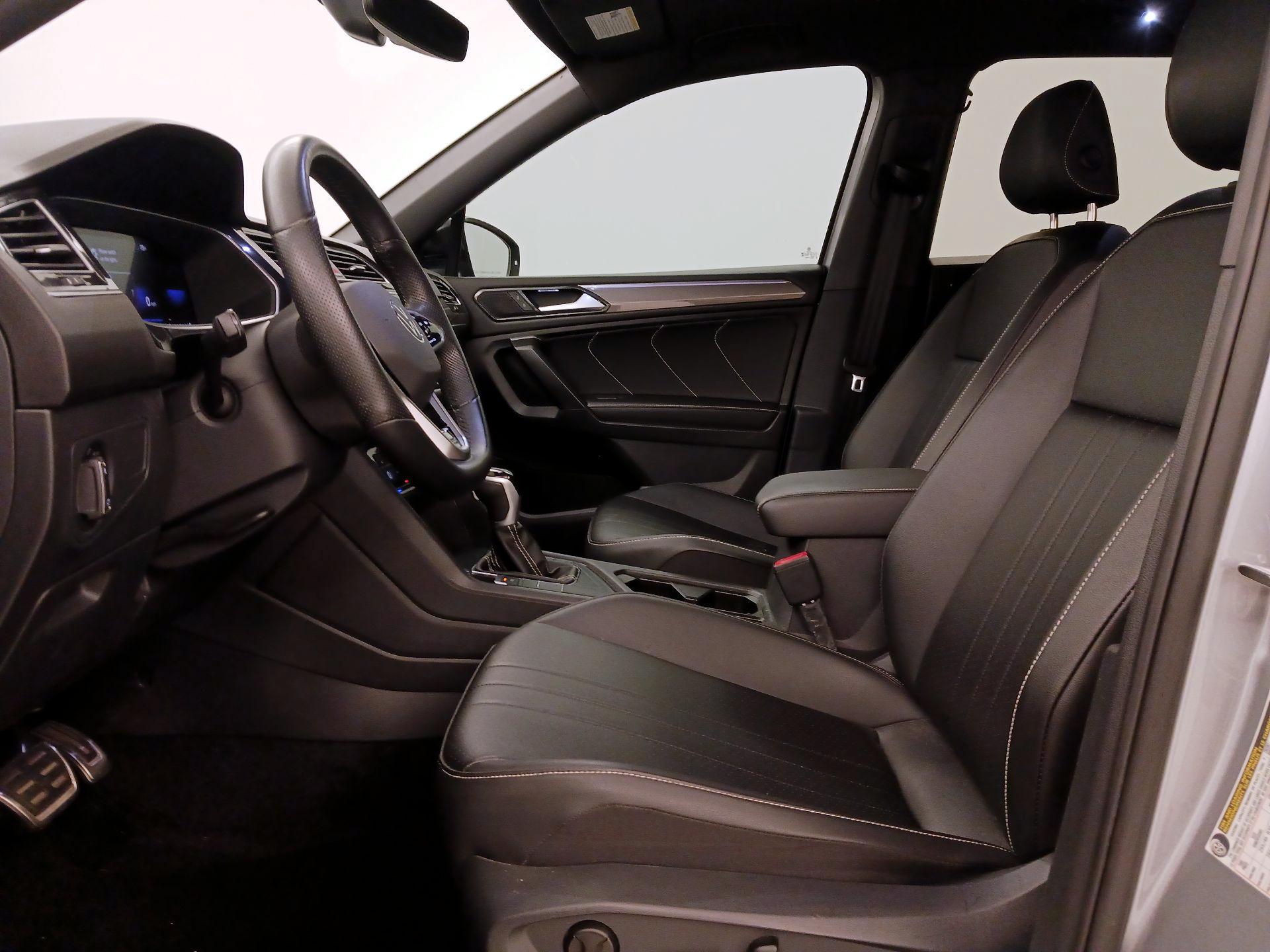 Thumbnail: 2023 Volkswagen Tiguan - 11