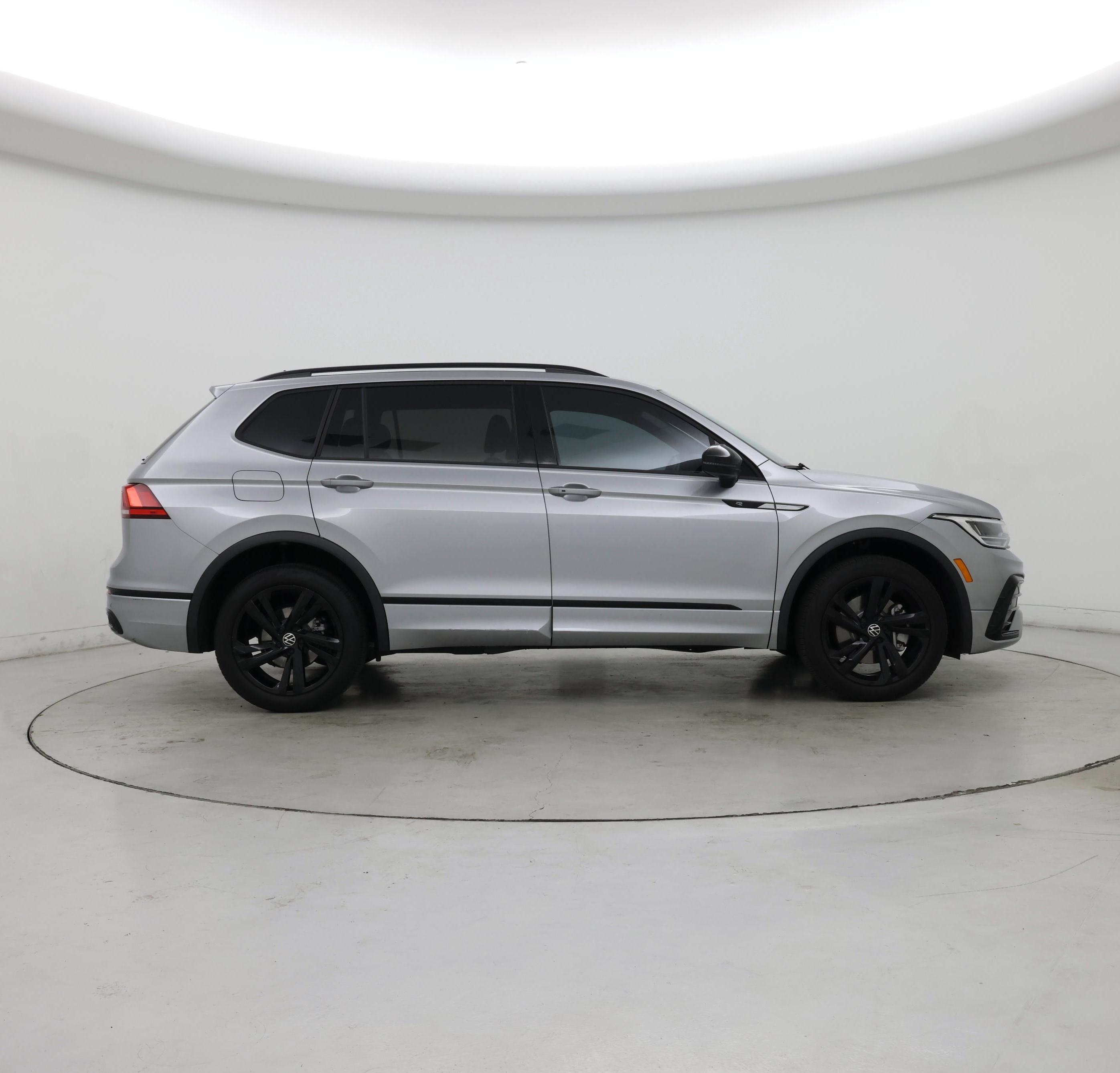 Thumbnail: 2023 Volkswagen Tiguan - 7