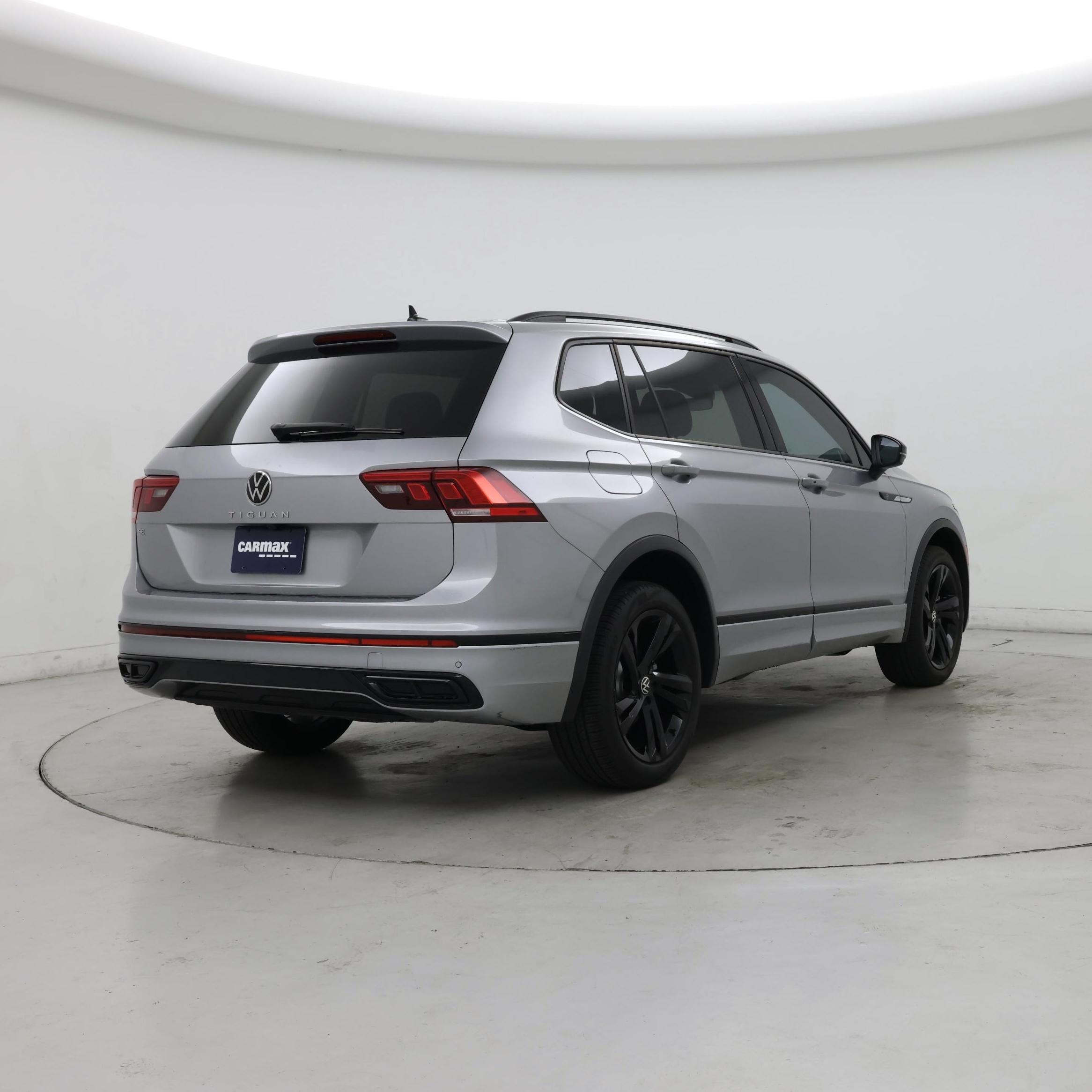 Thumbnail: 2023 Volkswagen Tiguan - 8