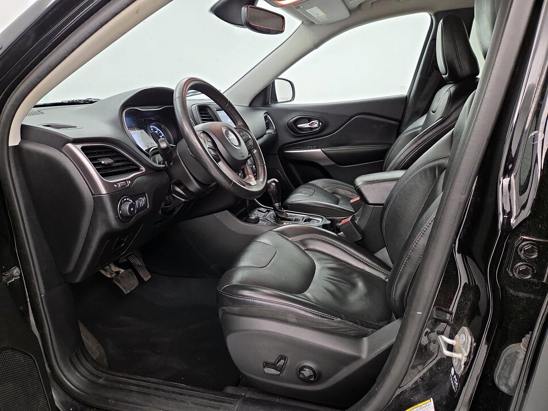Thumbnail: 2022 Jeep Cherokee - 11