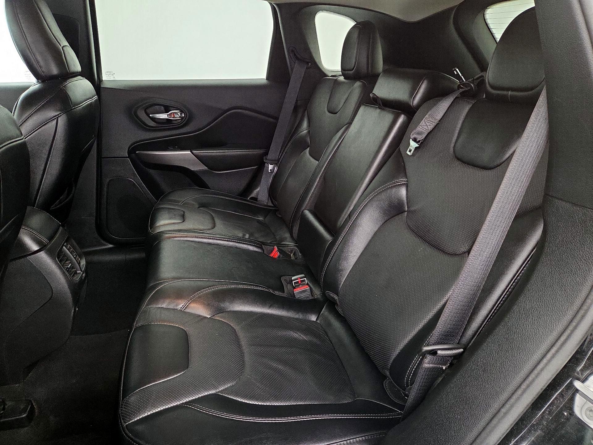 Thumbnail: 2022 Jeep Cherokee - 19