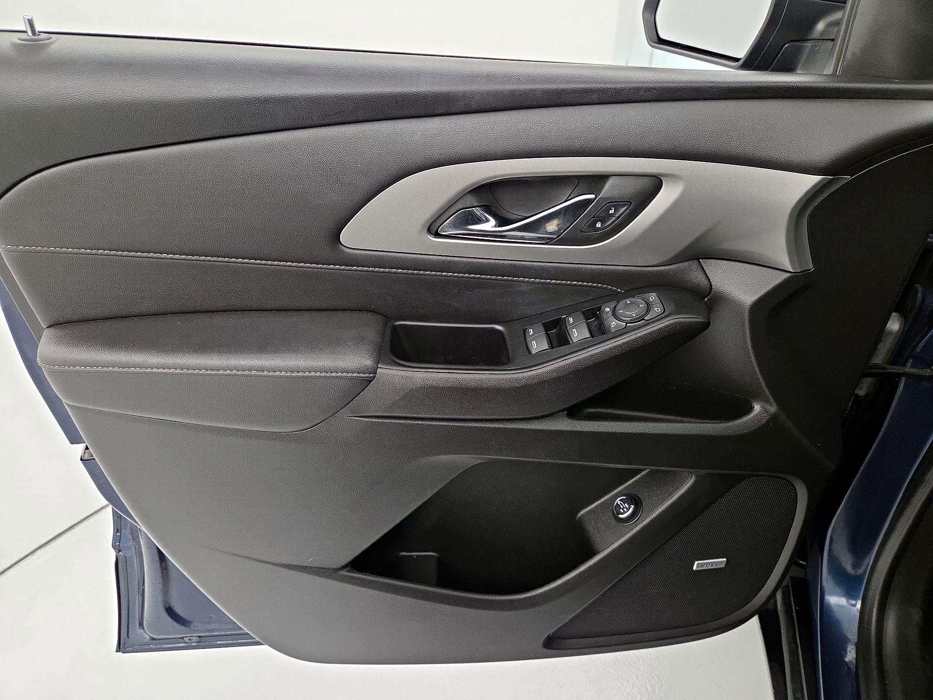 Thumbnail: 2023 Chevrolet Traverse - 12