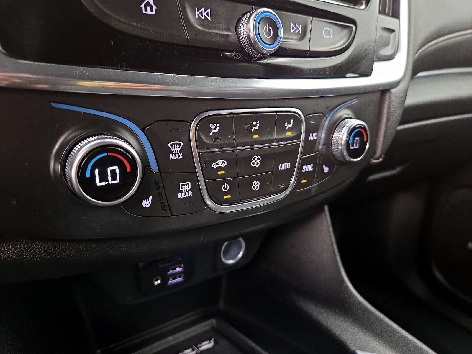 2023 Chevrolet Traverse 3LT - Photo 18