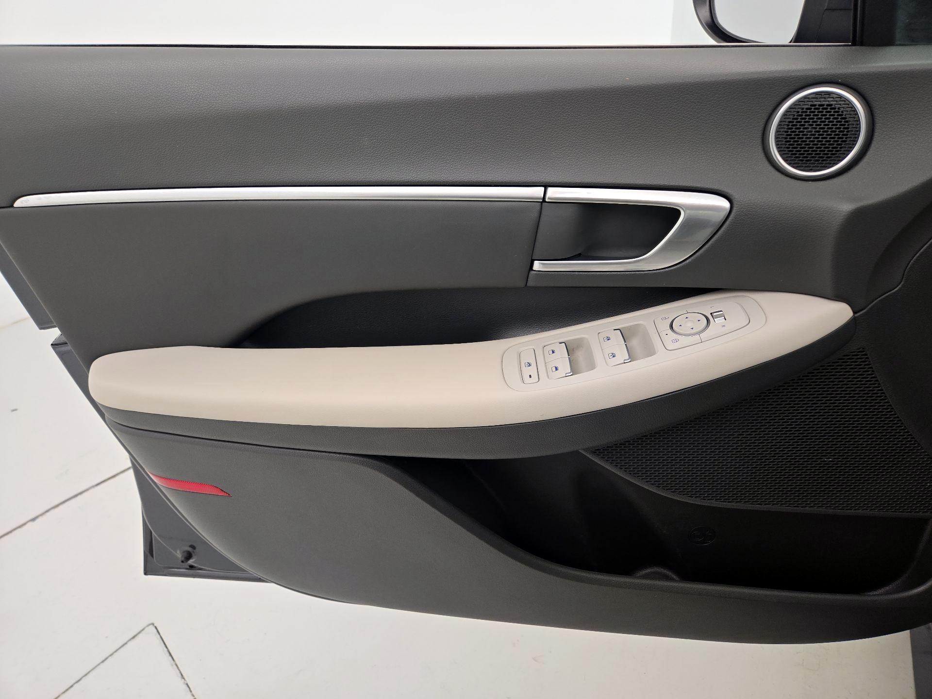 Thumbnail: 2022 Hyundai Sonata - 12
