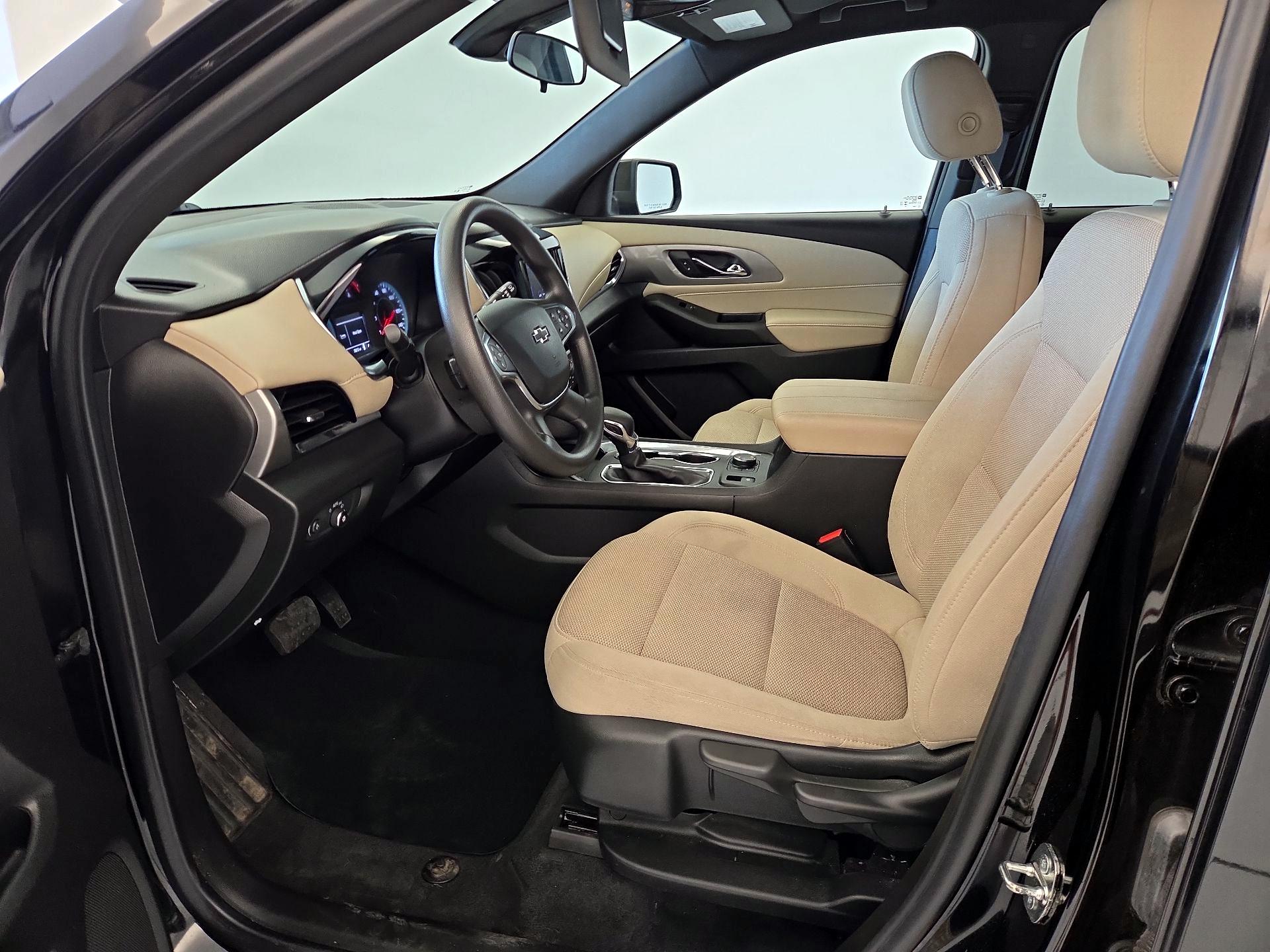 Thumbnail: 2023 Chevrolet Traverse - 11