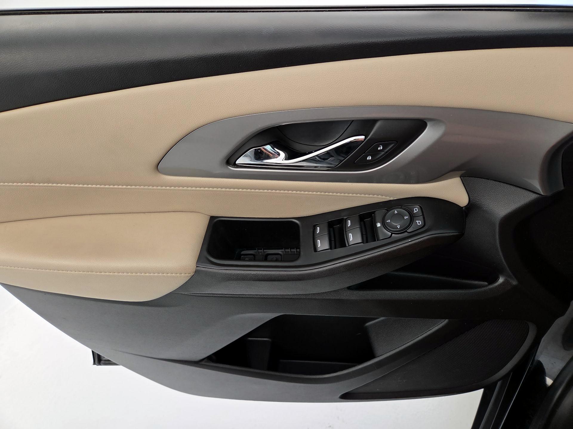 Thumbnail: 2023 Chevrolet Traverse - 12