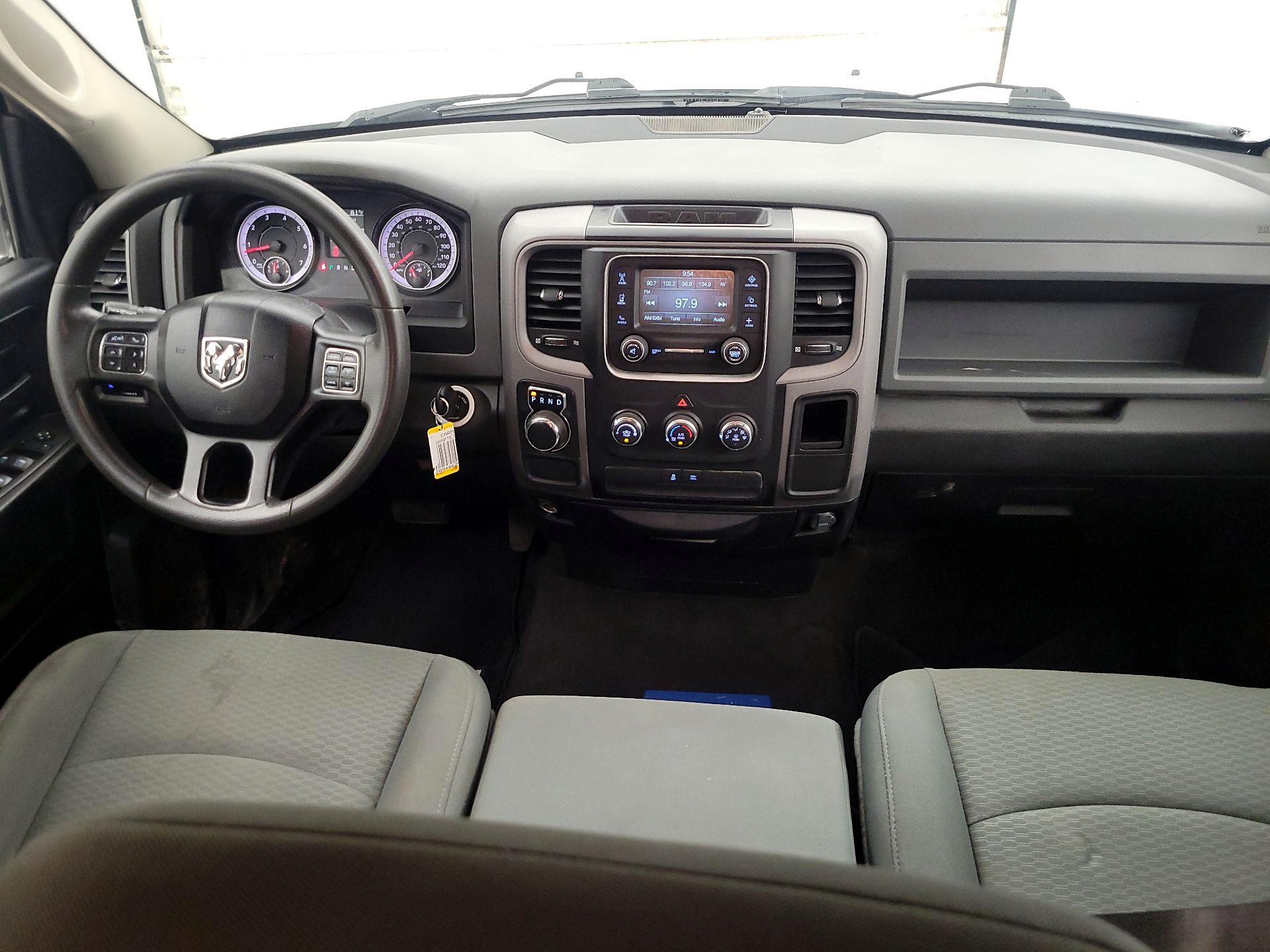 Thumbnail: 2020 RAM 1500 Classic - 9