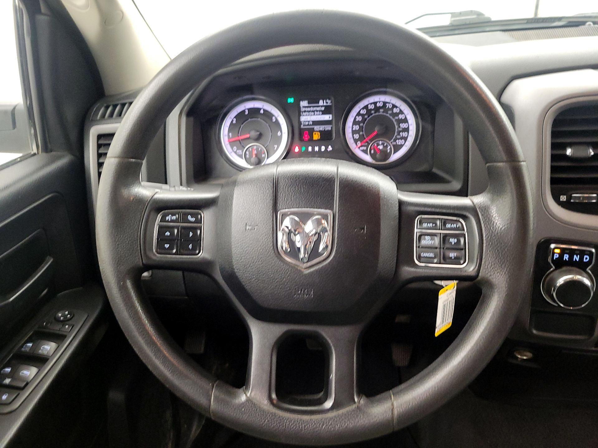 Thumbnail: 2020 RAM 1500 Classic - 10