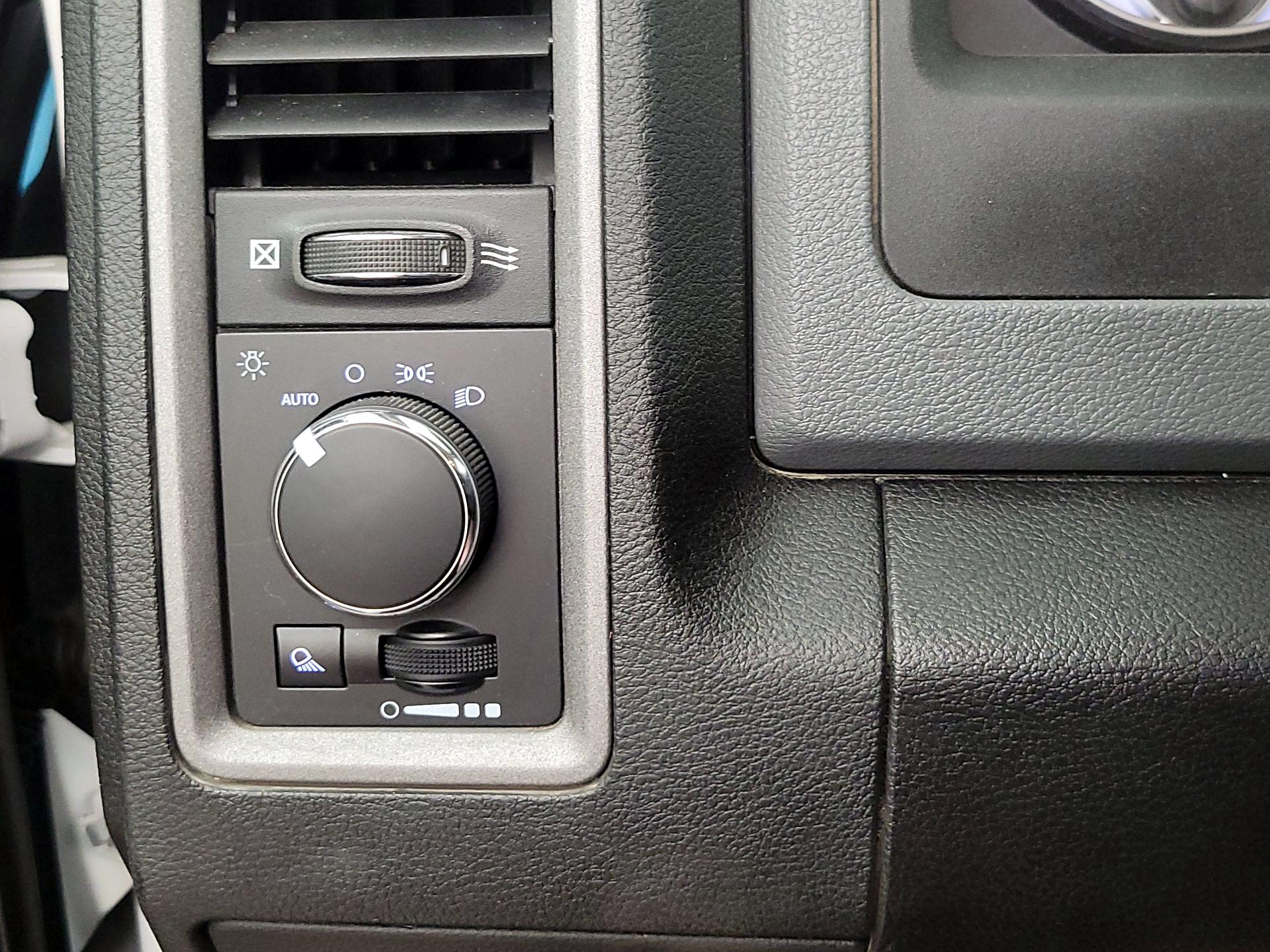 Thumbnail: 2020 RAM 1500 Classic - 13