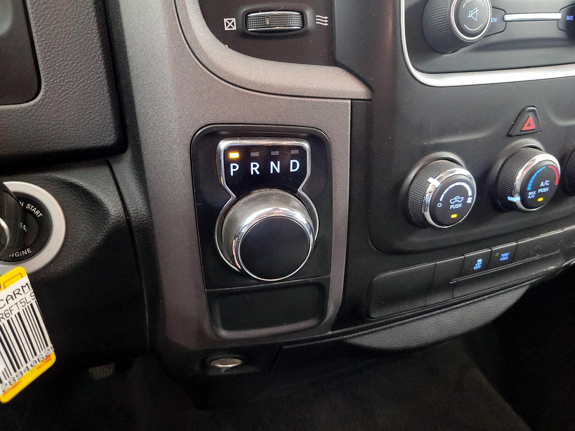 Thumbnail: 2020 RAM 1500 Classic - 17
