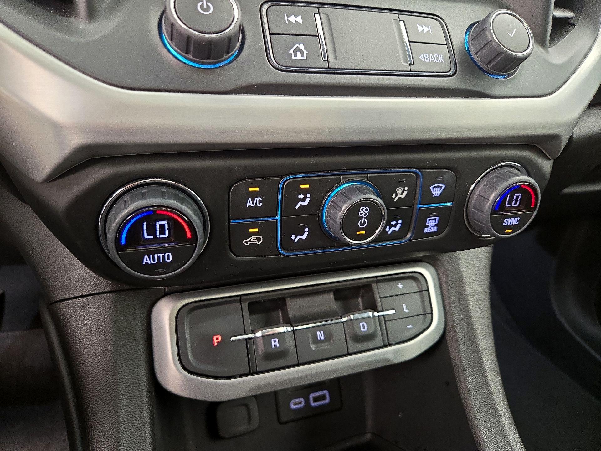 Thumbnail: 2023 GMC Acadia - 17