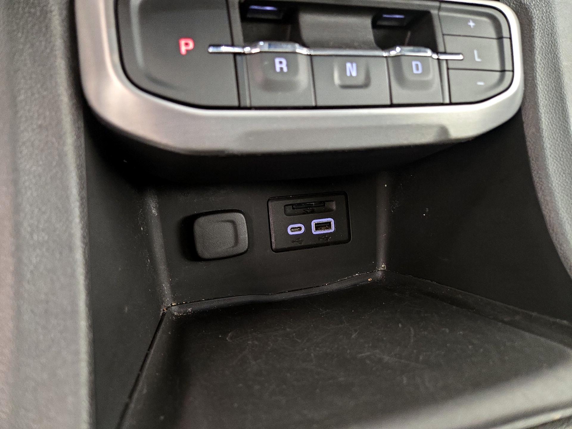 Thumbnail: 2023 GMC Acadia - 19