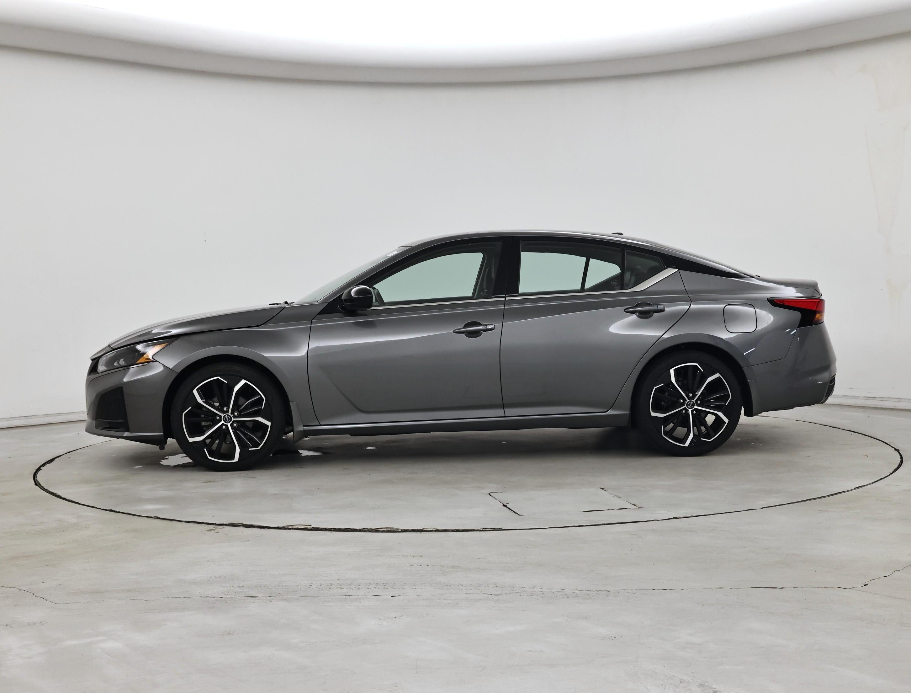 Thumbnail: 2023 Nissan Altima - 3