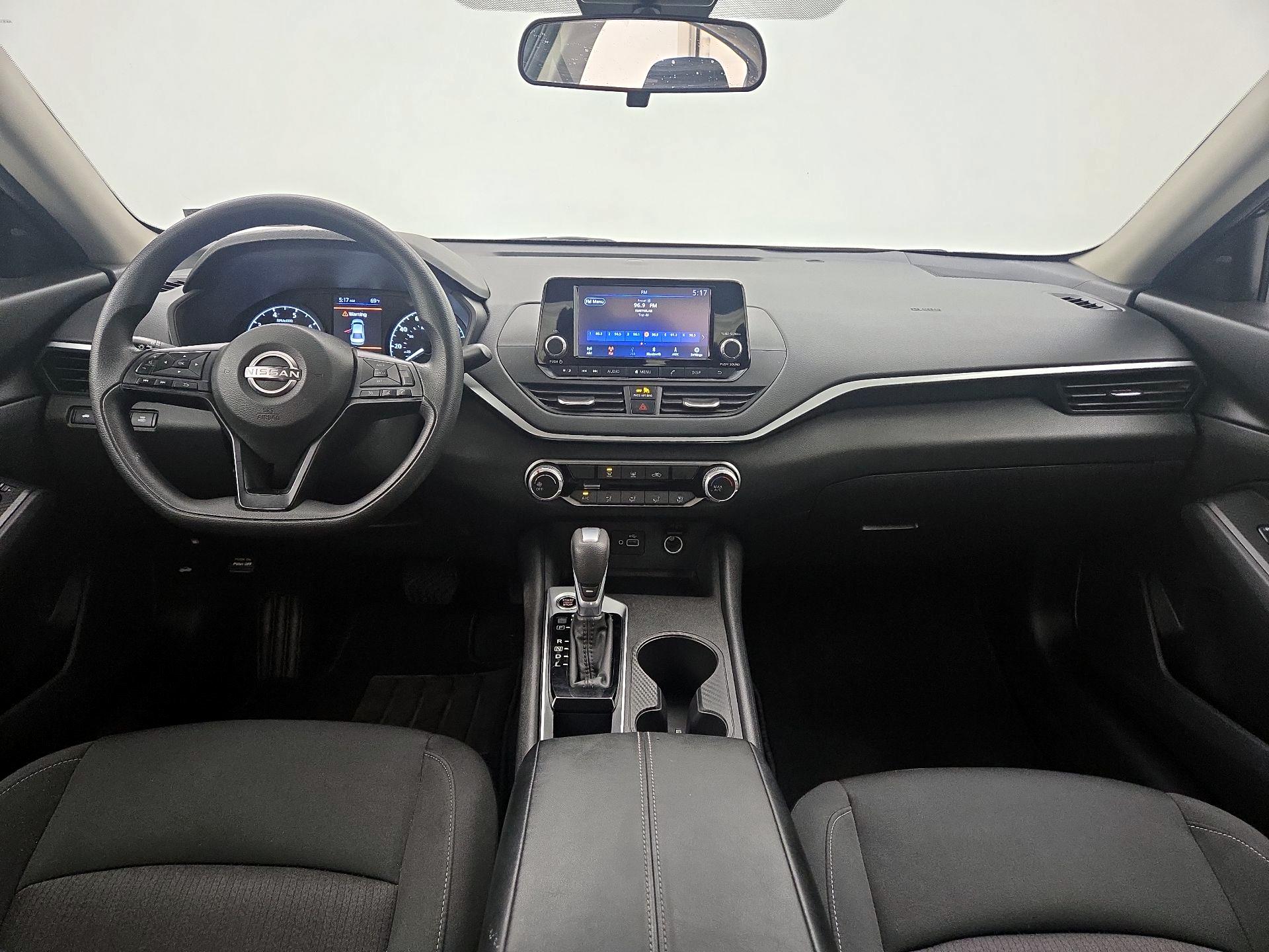 Thumbnail: 2023 Nissan Altima - 9