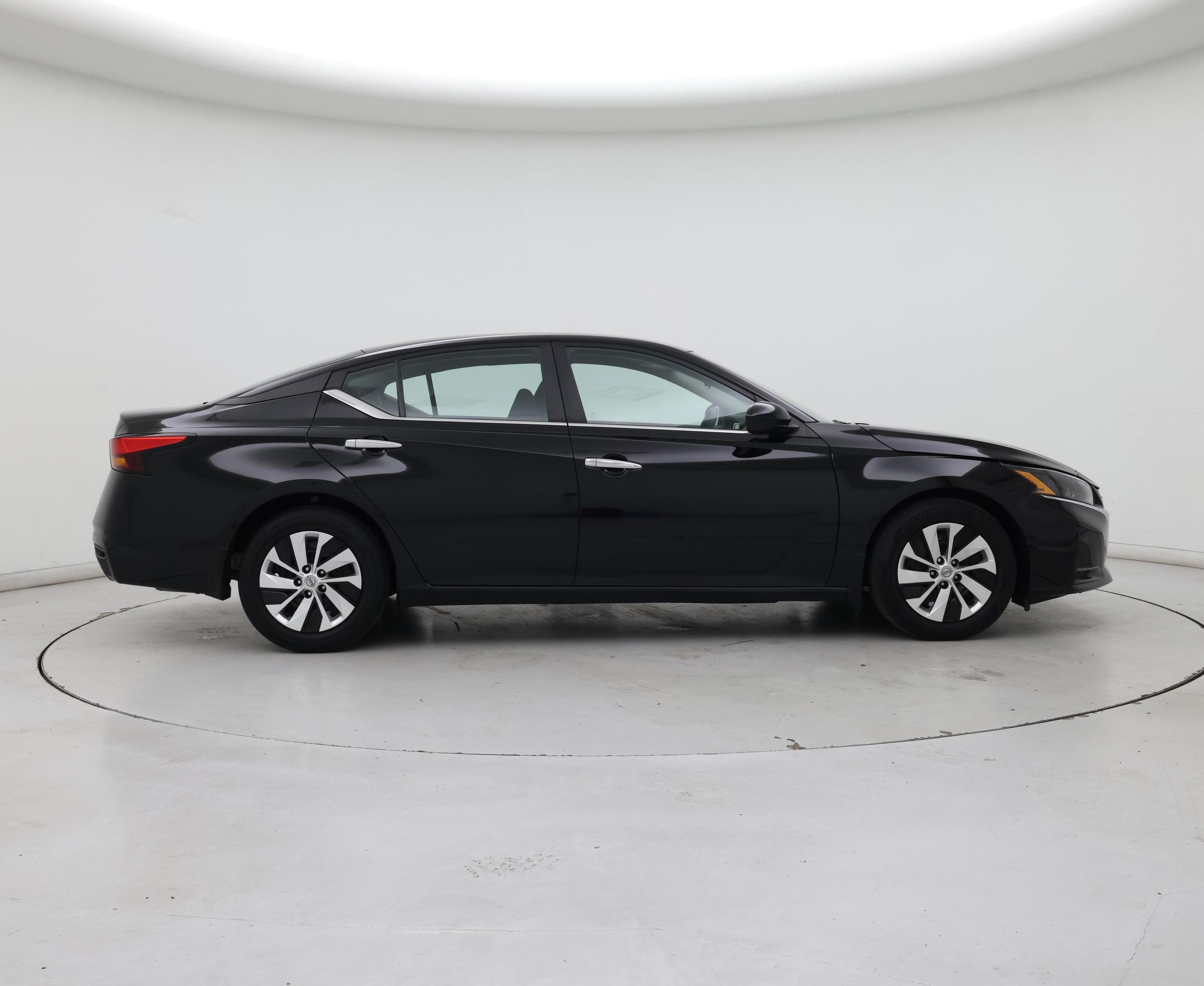 Thumbnail: 2023 Nissan Altima - 7
